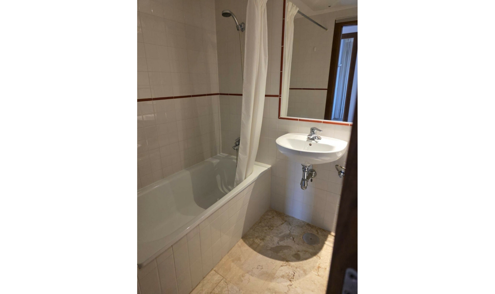 Resale - Apartment -
Punta Prima