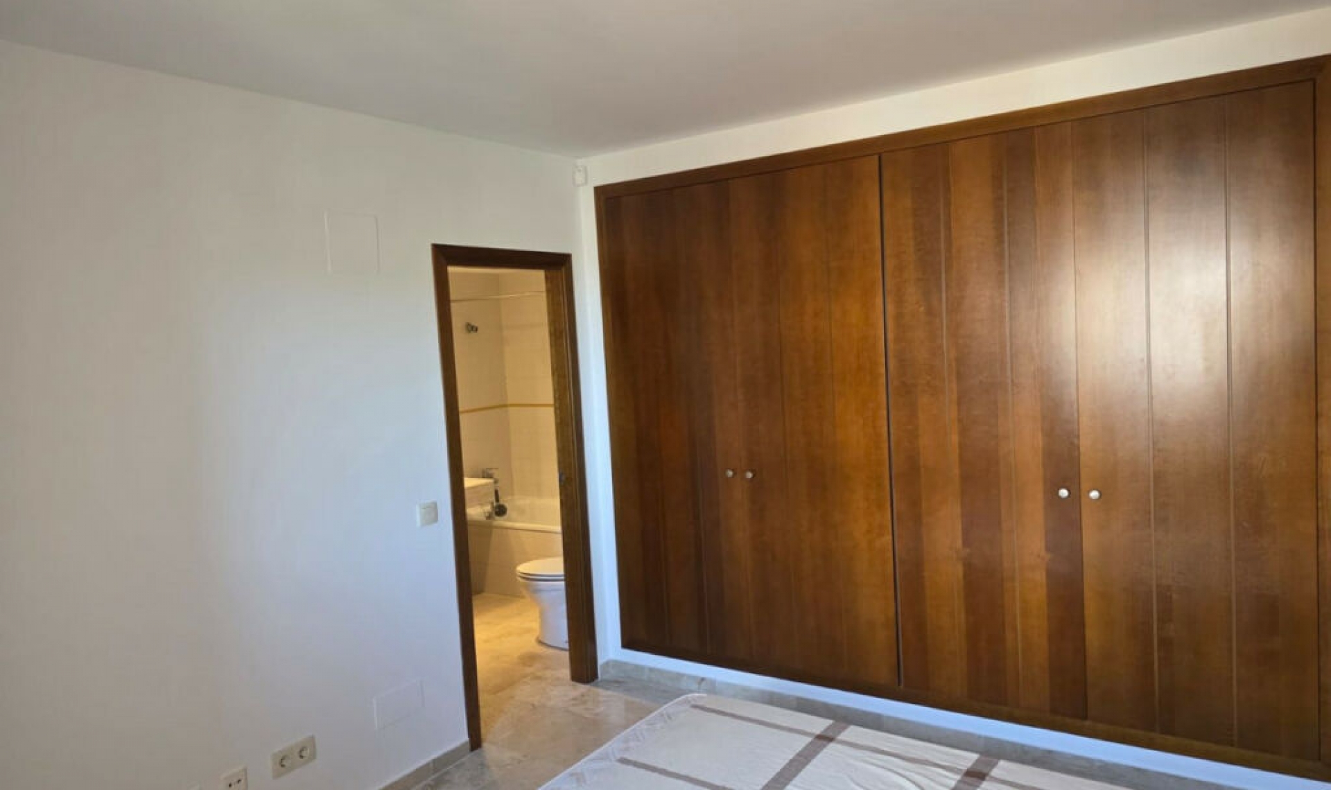Resale - Apartment -
Punta Prima