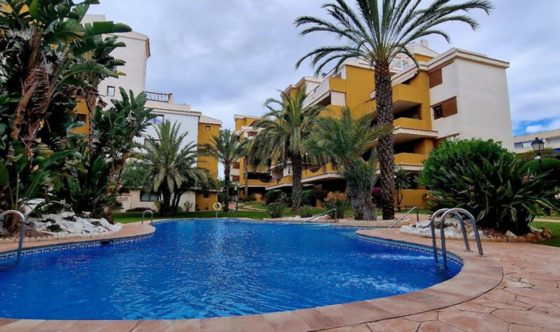Resale - Apartment -
Punta Prima