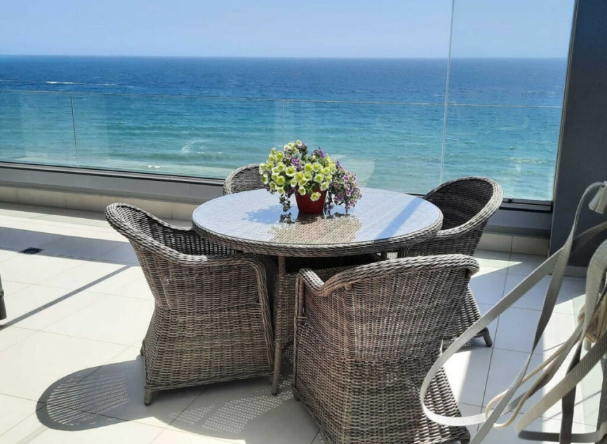 Resale - Apartment -
Punta Prima