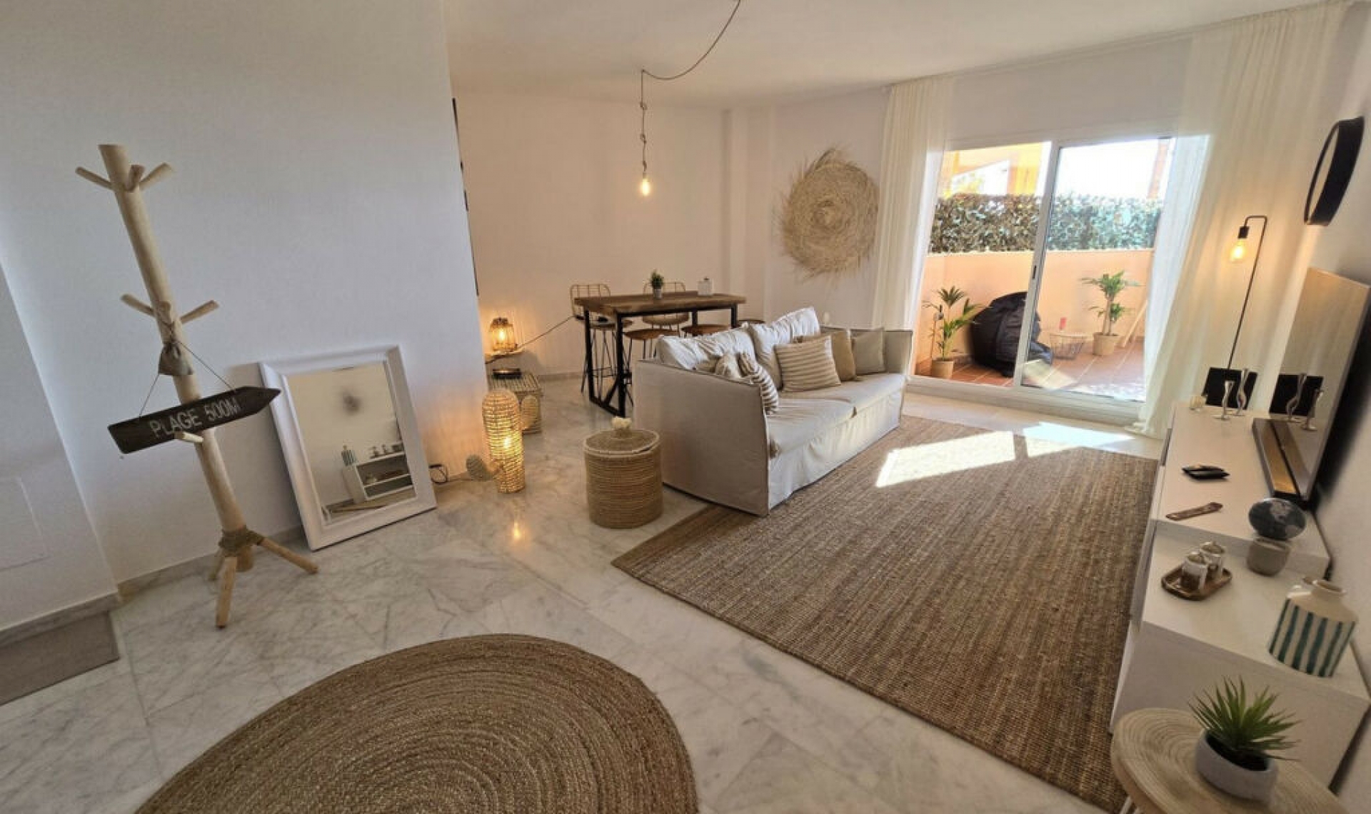 Resale - Apartment -
Reserva de Marbella