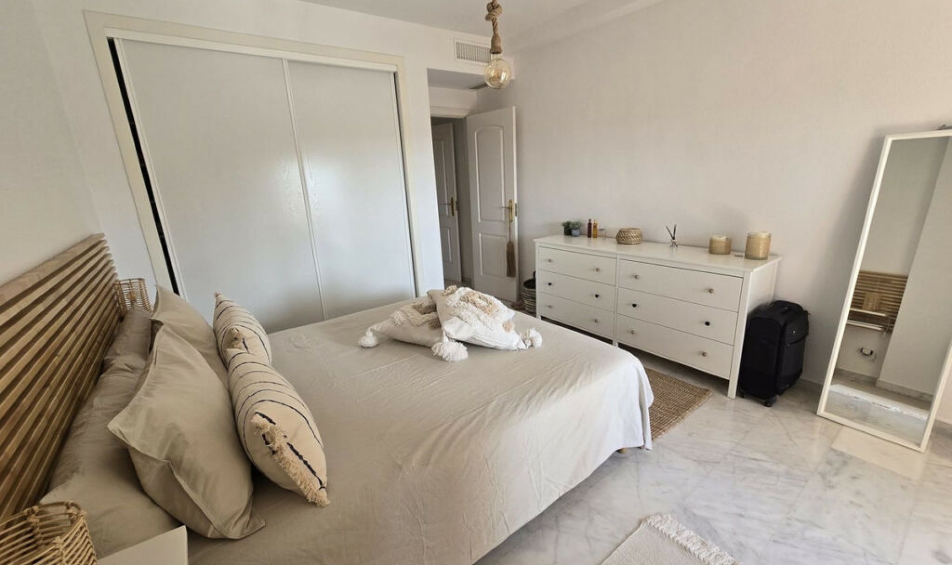 Resale - Apartment -
Reserva de Marbella