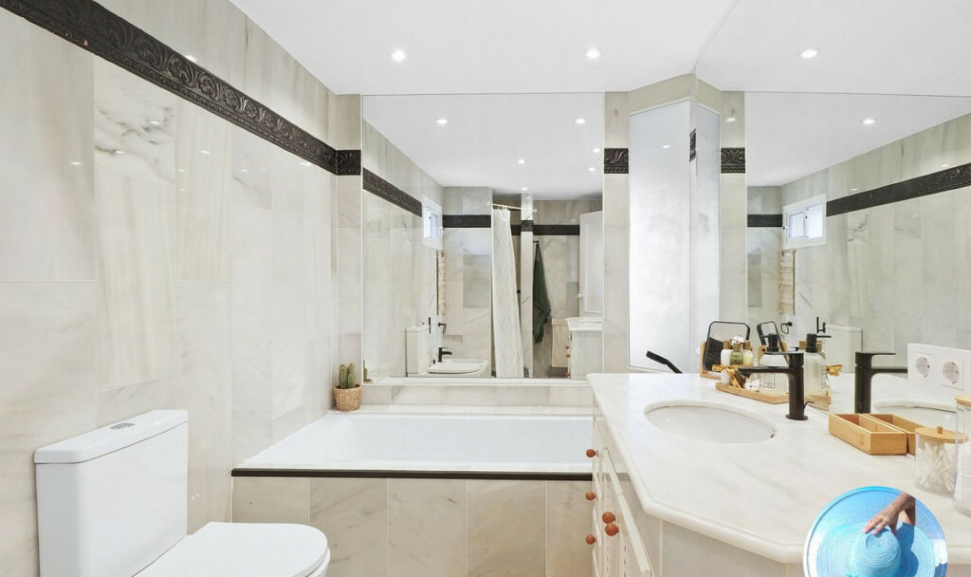 Resale - Apartment -
Reserva de Marbella