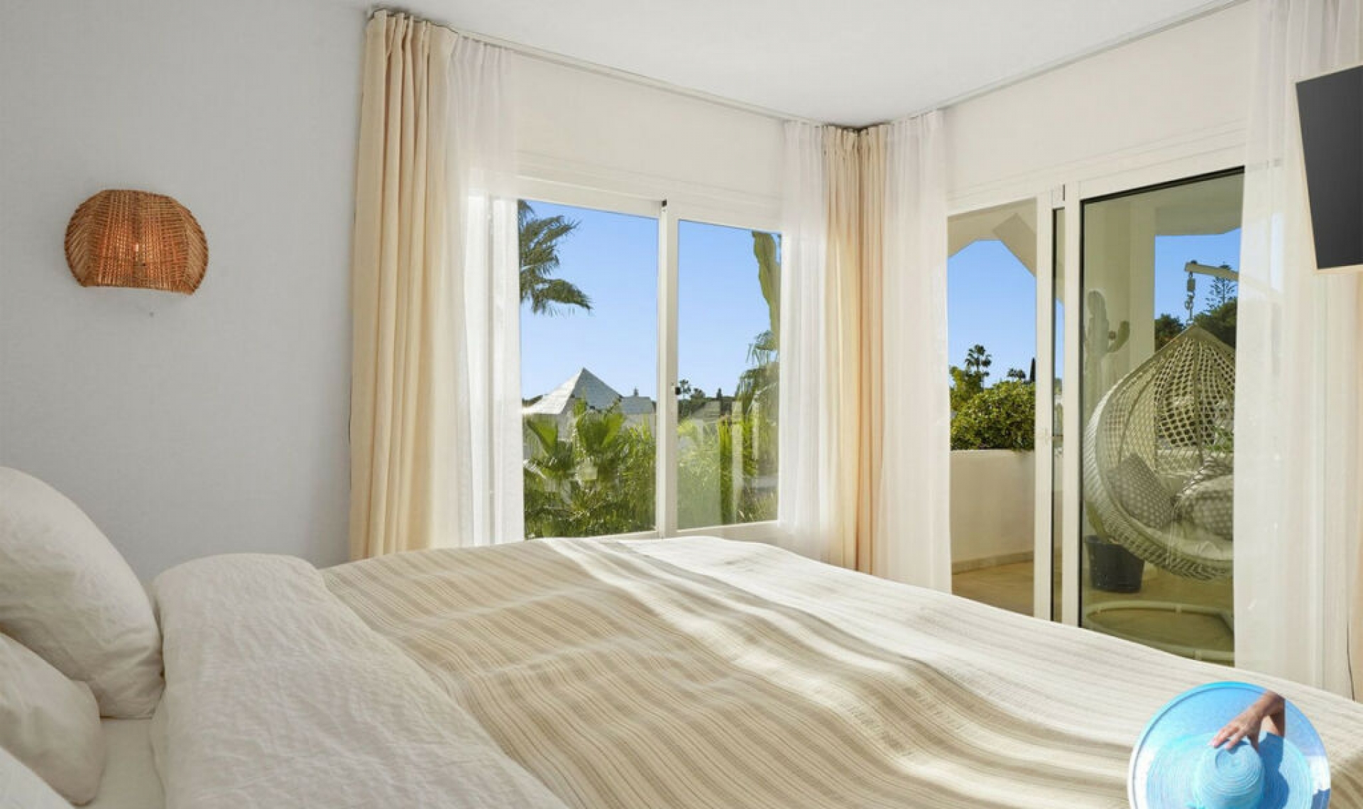 Resale - Apartment -
Reserva de Marbella