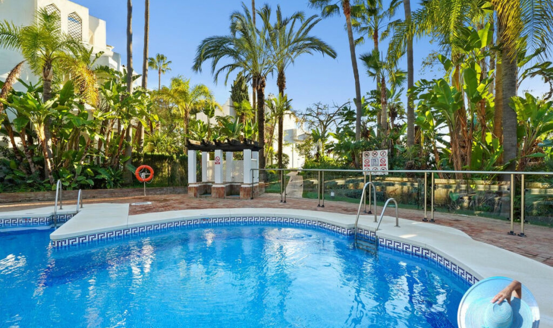 Resale - Apartment -
Reserva de Marbella