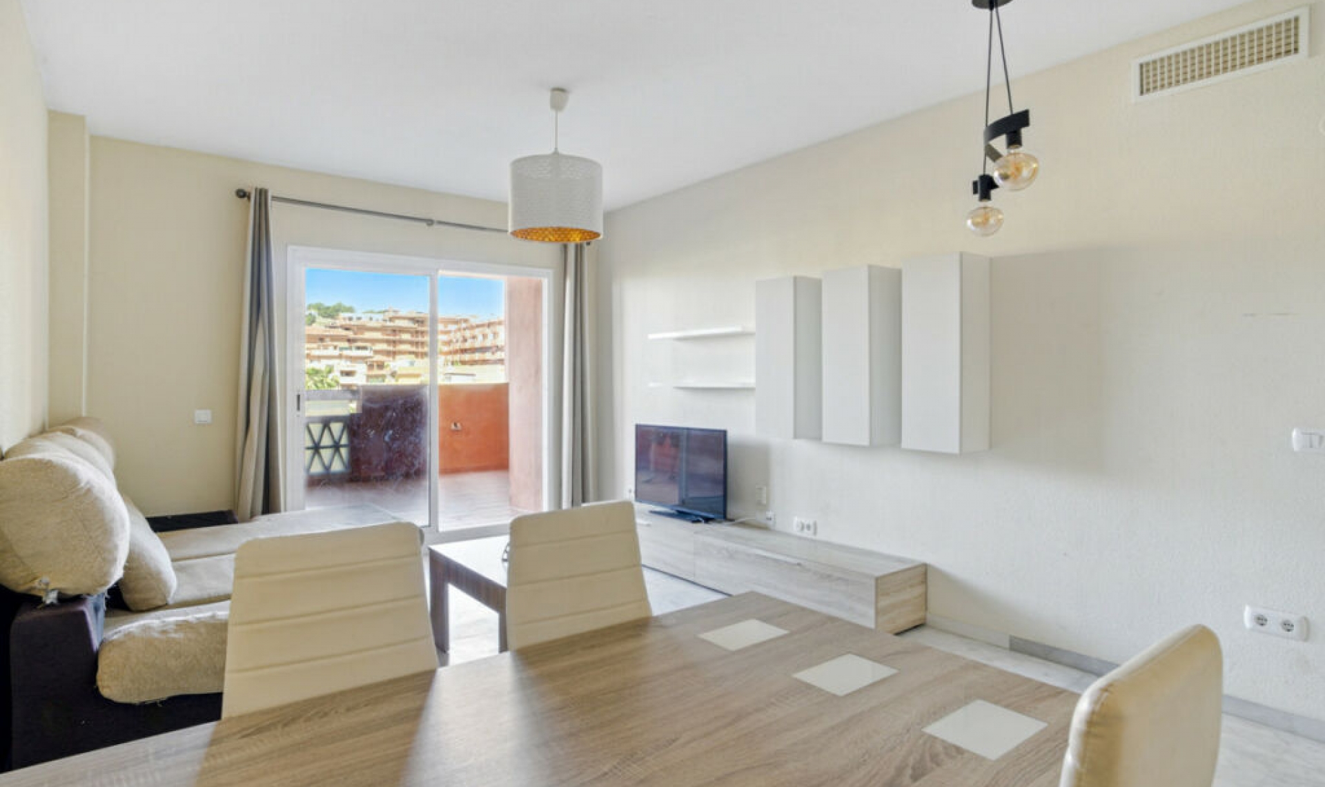 Resale - Apartment -
Reserva de Marbella