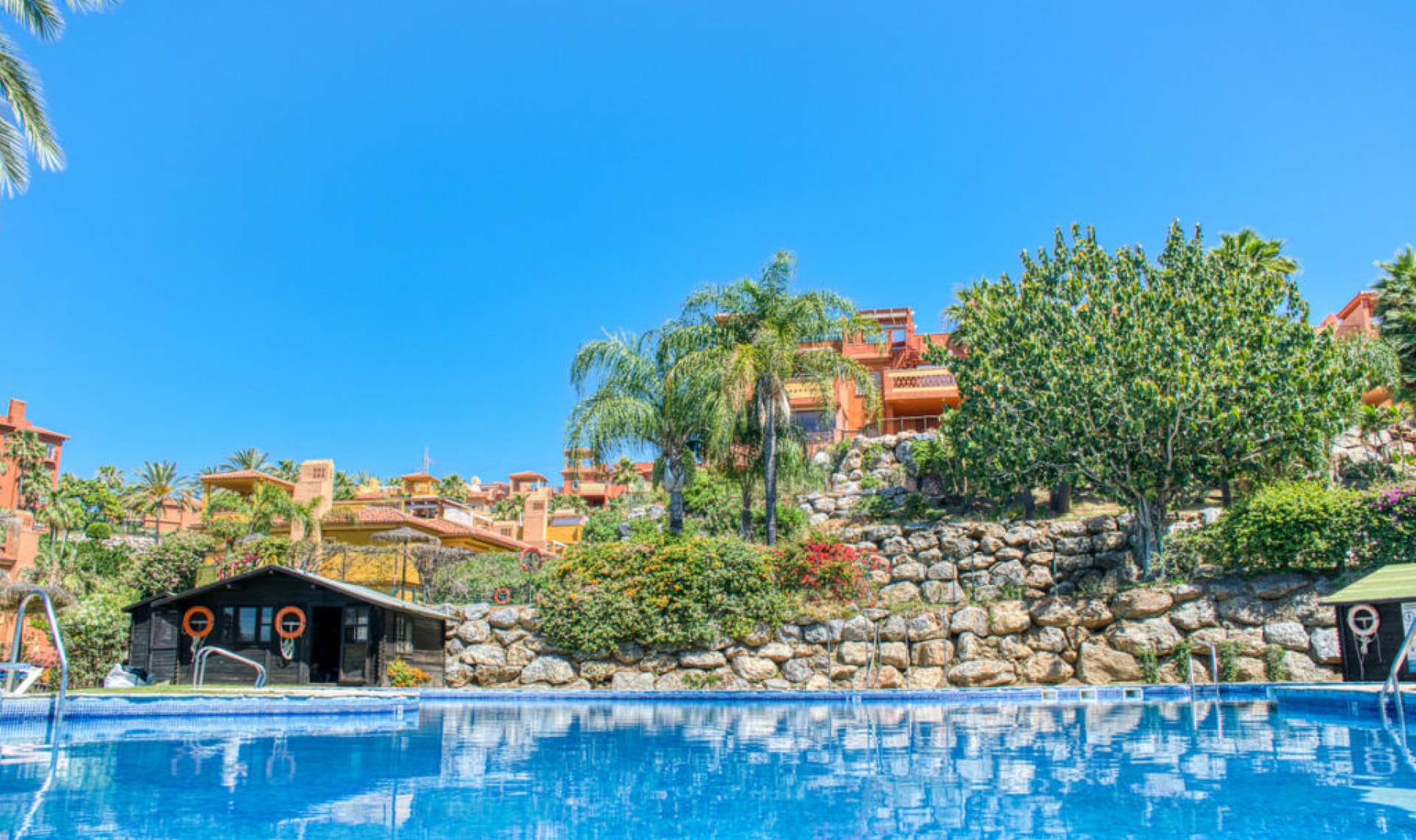 Resale - Apartment -
Reserva de Marbella