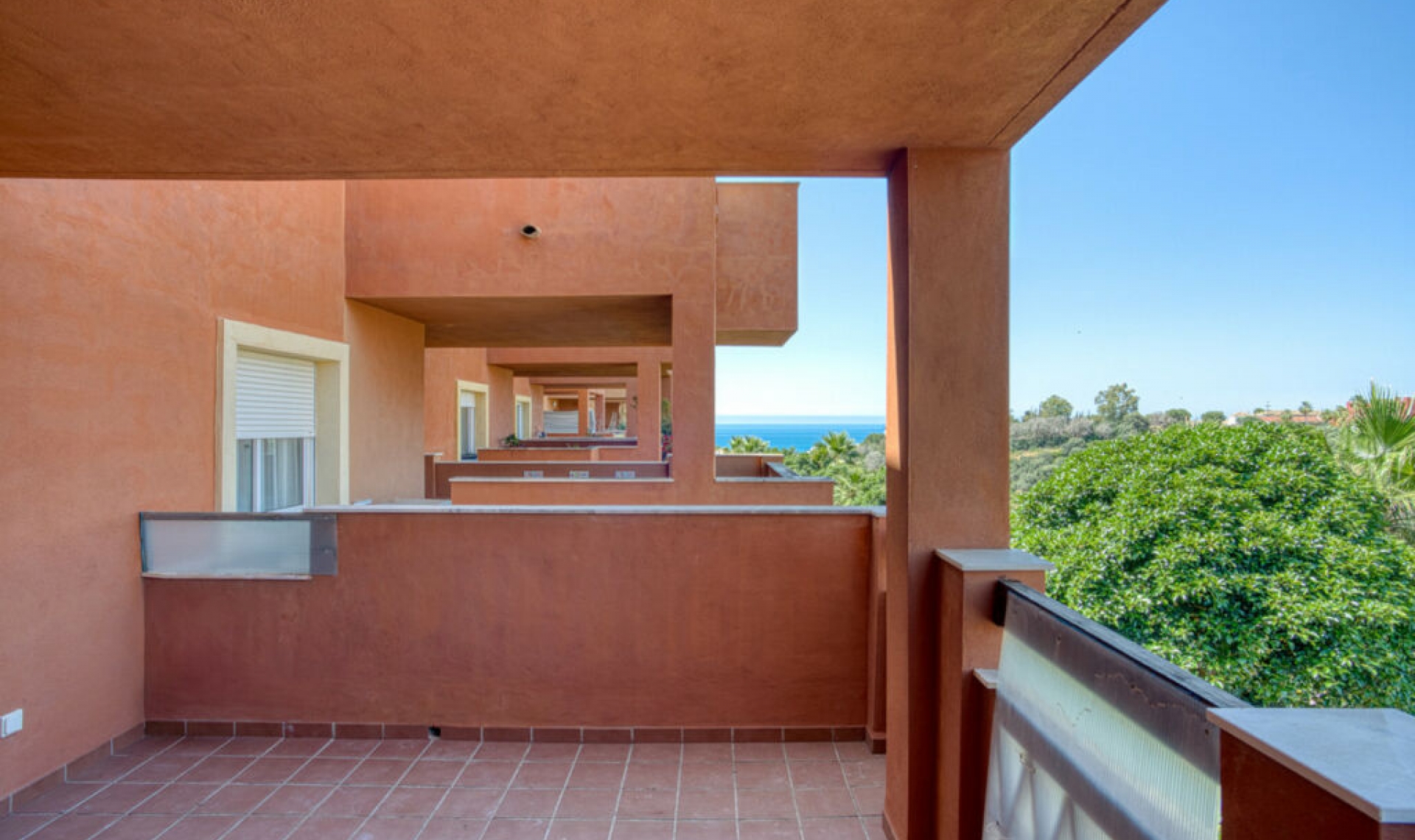 Resale - Apartment -
Reserva de Marbella