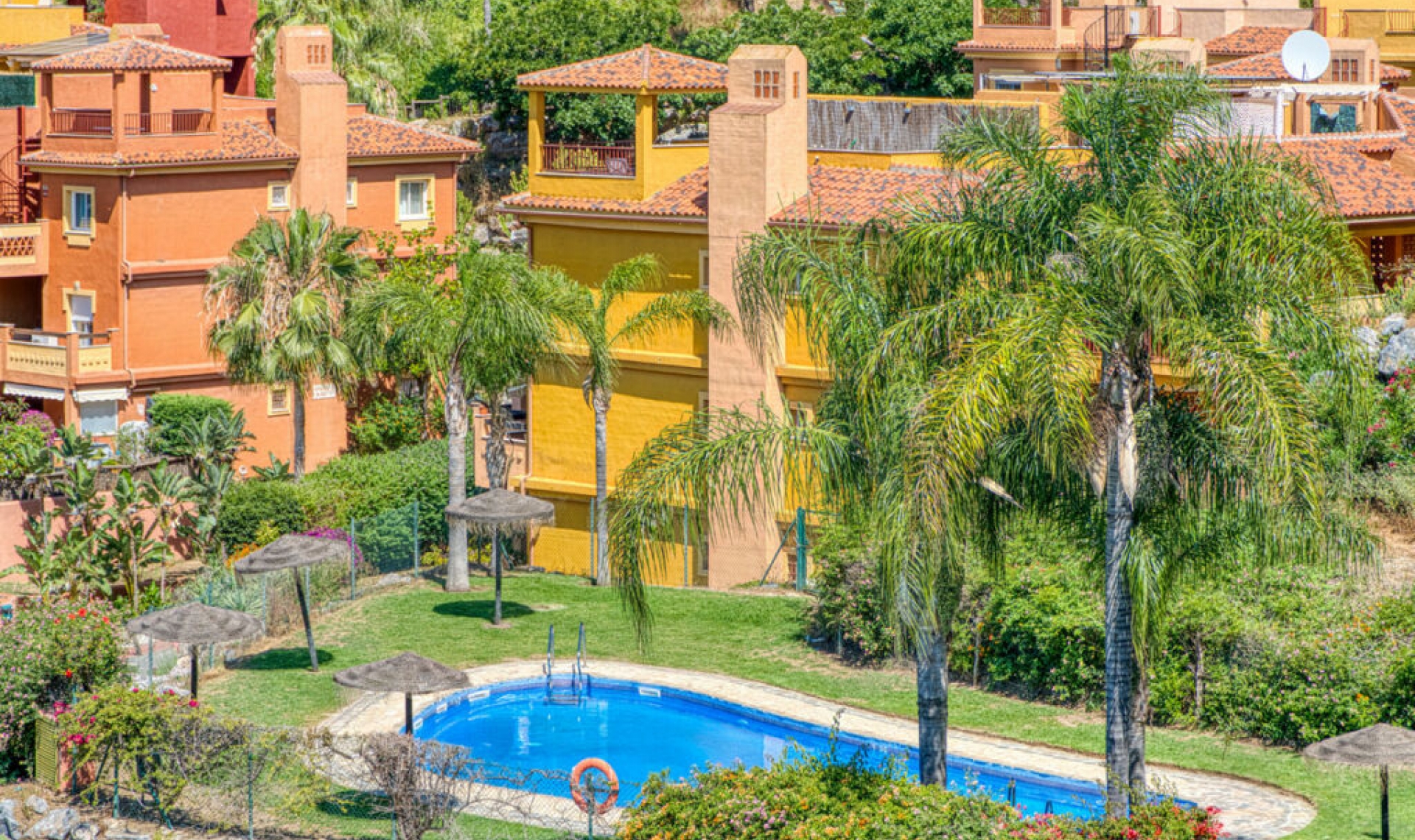 Resale - Apartment -
Reserva de Marbella