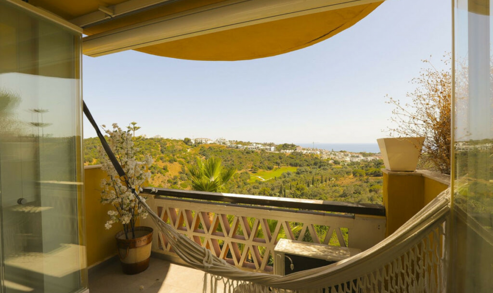 Resale - Apartment -
Reserva de Marbella