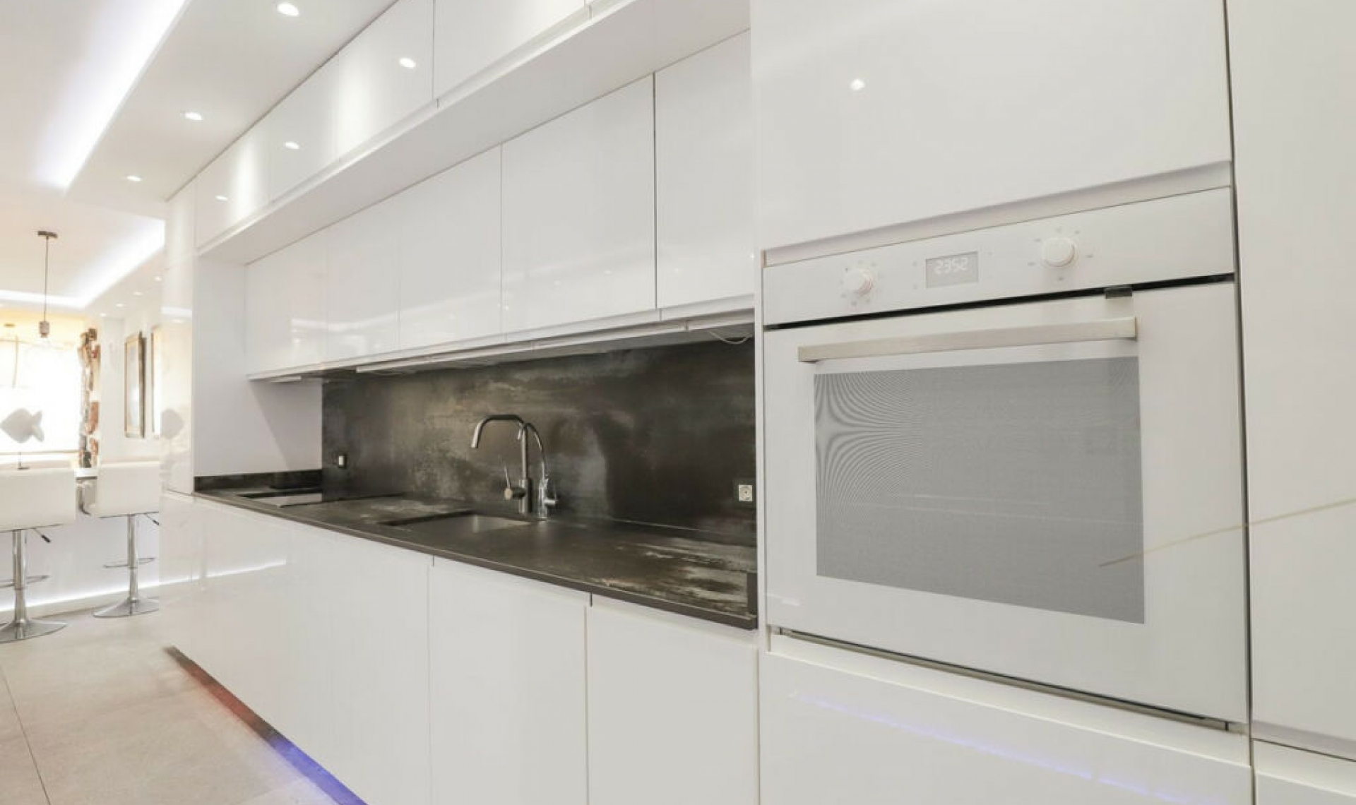 Resale - Apartment -
Reserva de Marbella