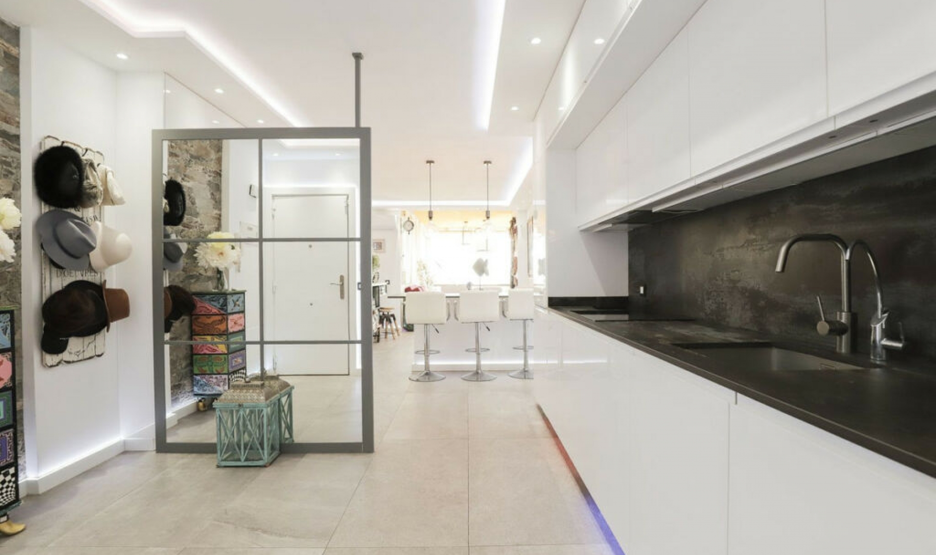 Resale - Apartment -
Reserva de Marbella