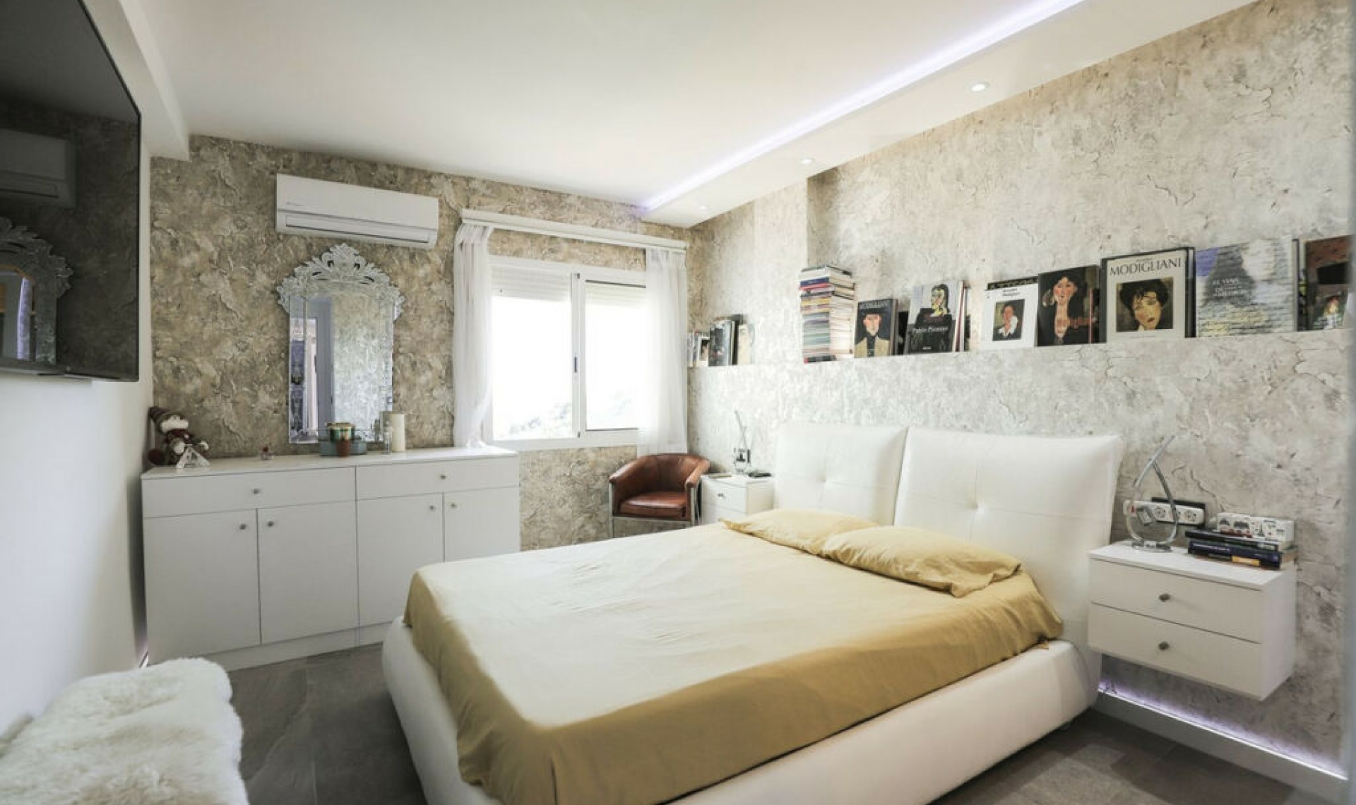 Resale - Apartment -
Reserva de Marbella