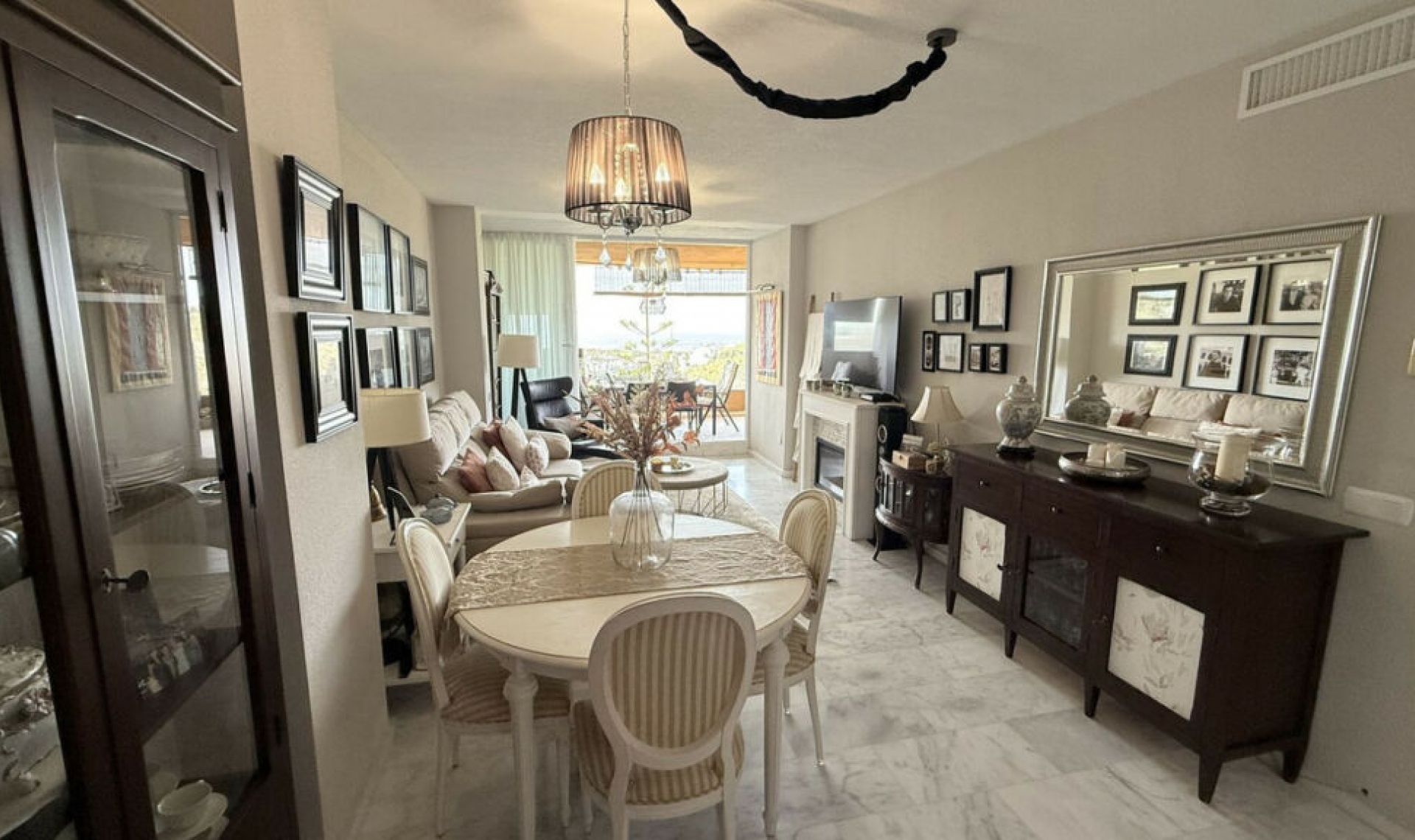 Resale - Apartment -
Reserva de Marbella