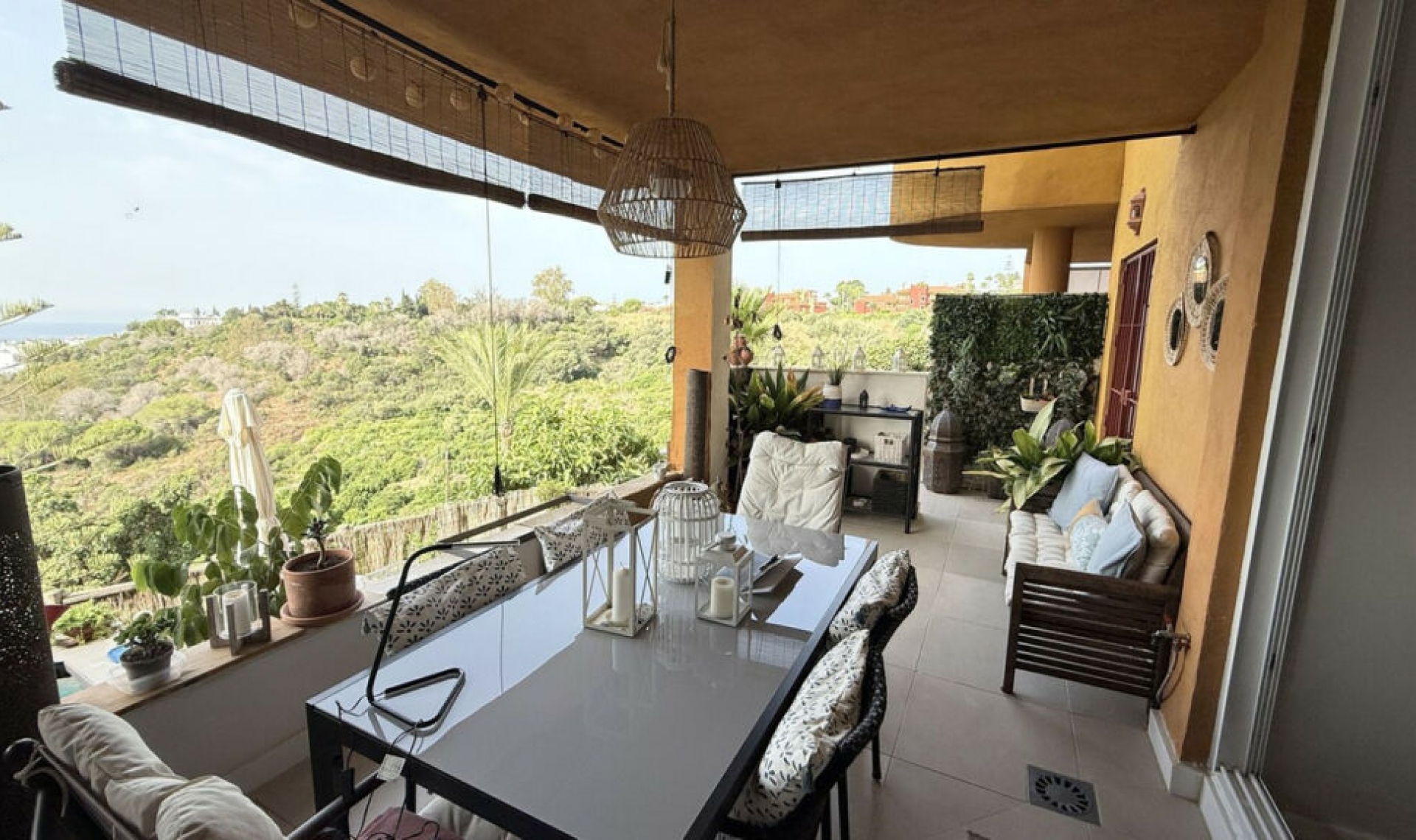 Resale - Apartment -
Reserva de Marbella