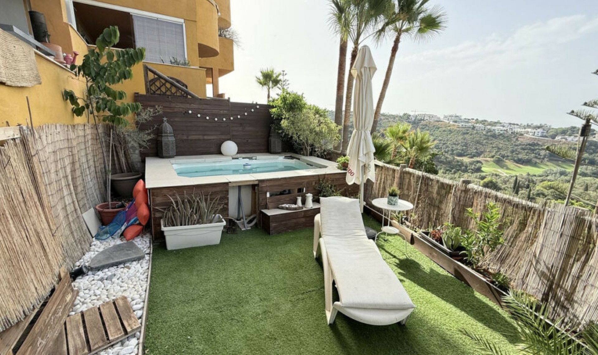 Resale - Apartment -
Reserva de Marbella