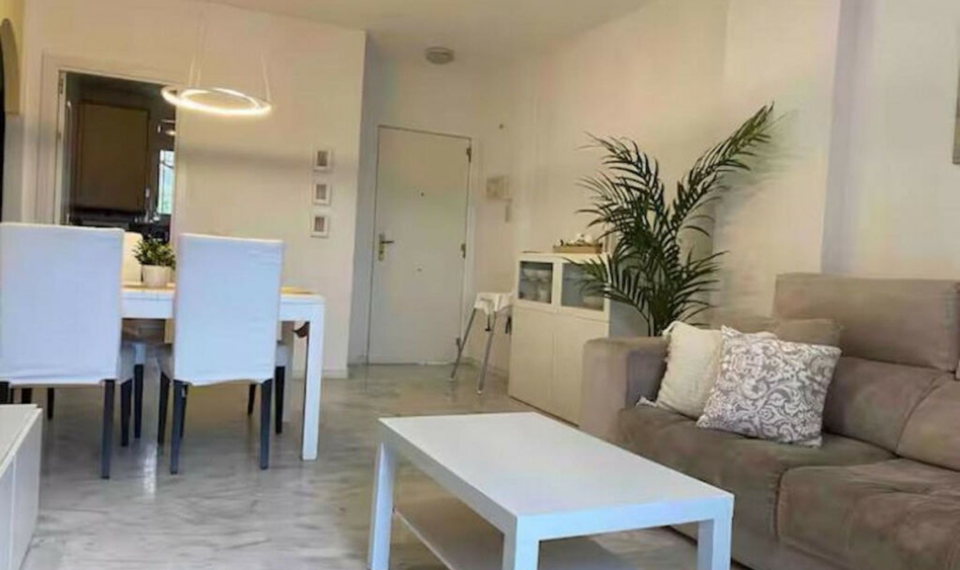 Resale - Apartment -
Reserva de Marbella