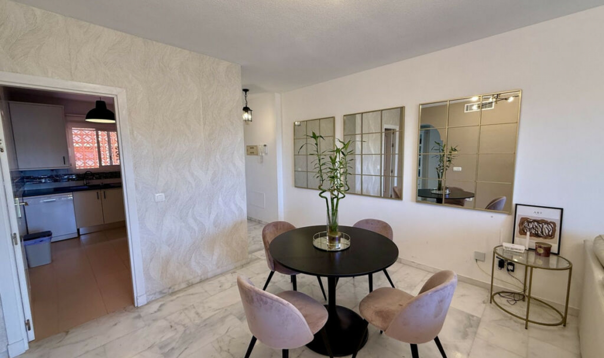 Resale - Apartment -
Reserva de Marbella