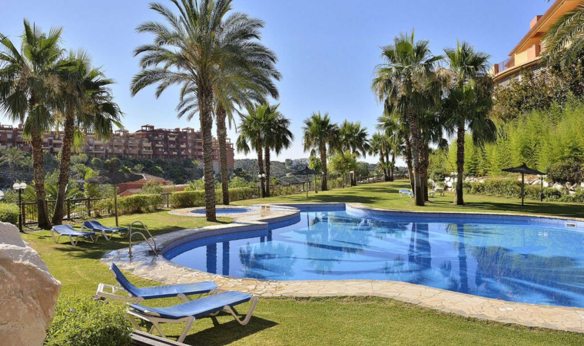 Resale - Apartment -
Reserva de Marbella