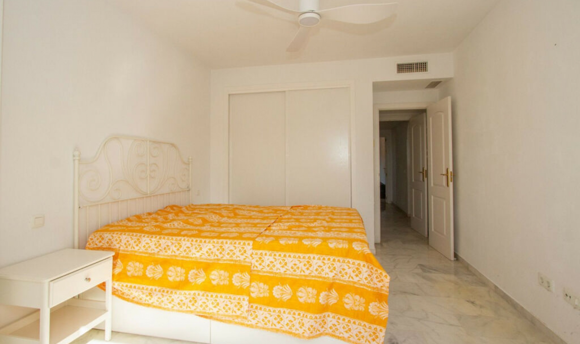 Resale - Apartment -
Reserva de Marbella