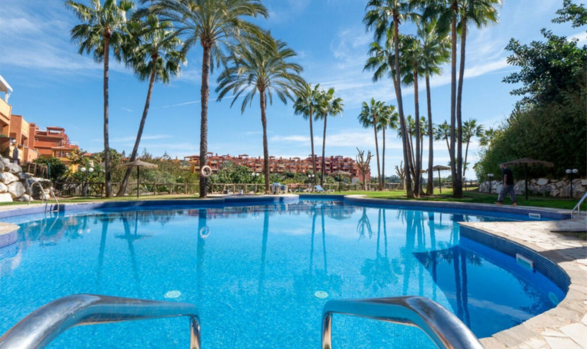 Resale - Apartment -
Reserva de Marbella