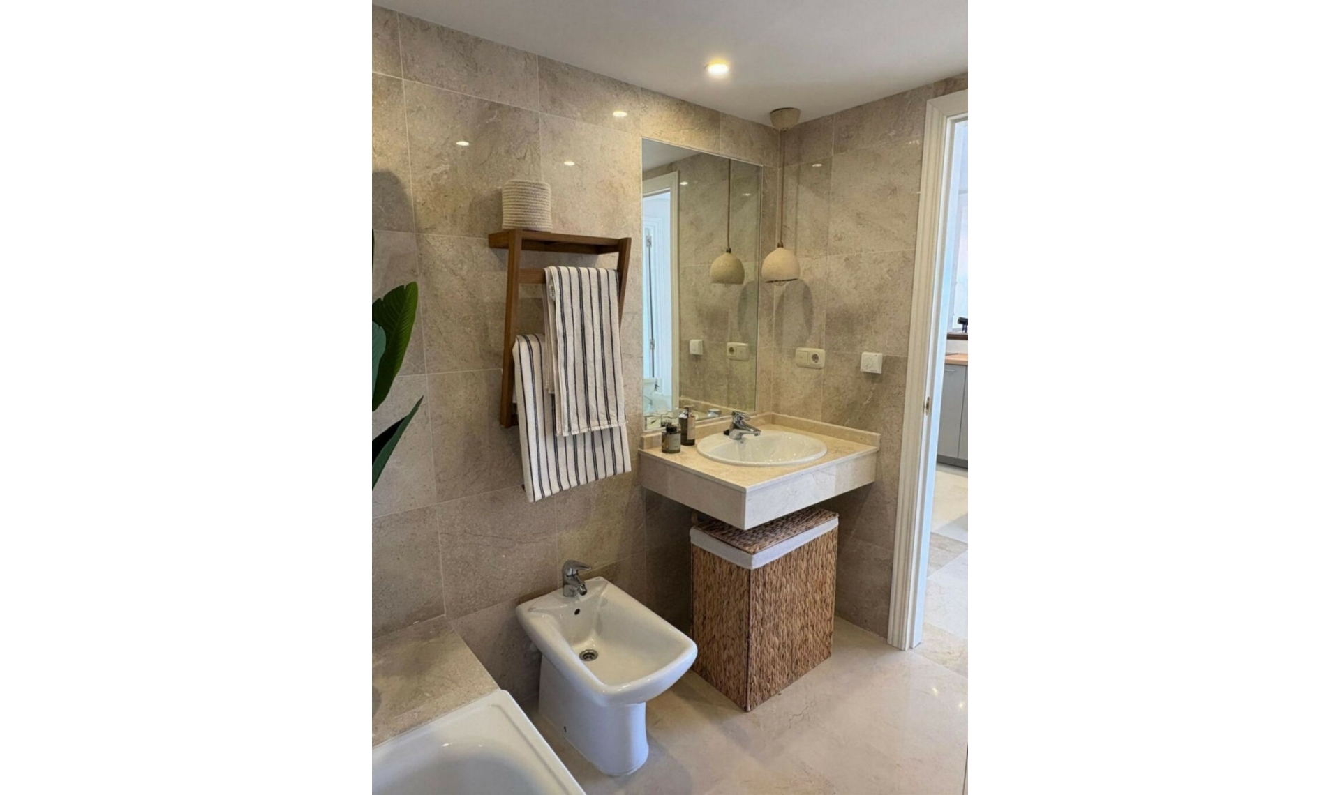 Resale - Apartment -
Río Real