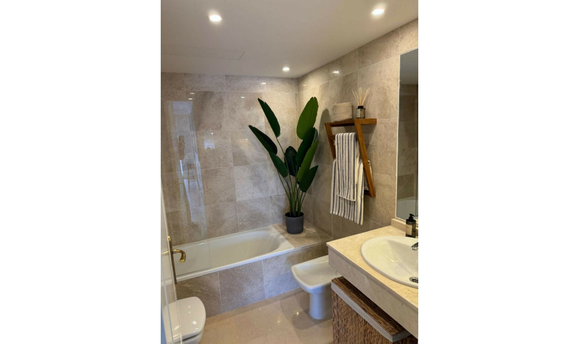 Resale - Apartment -
Río Real