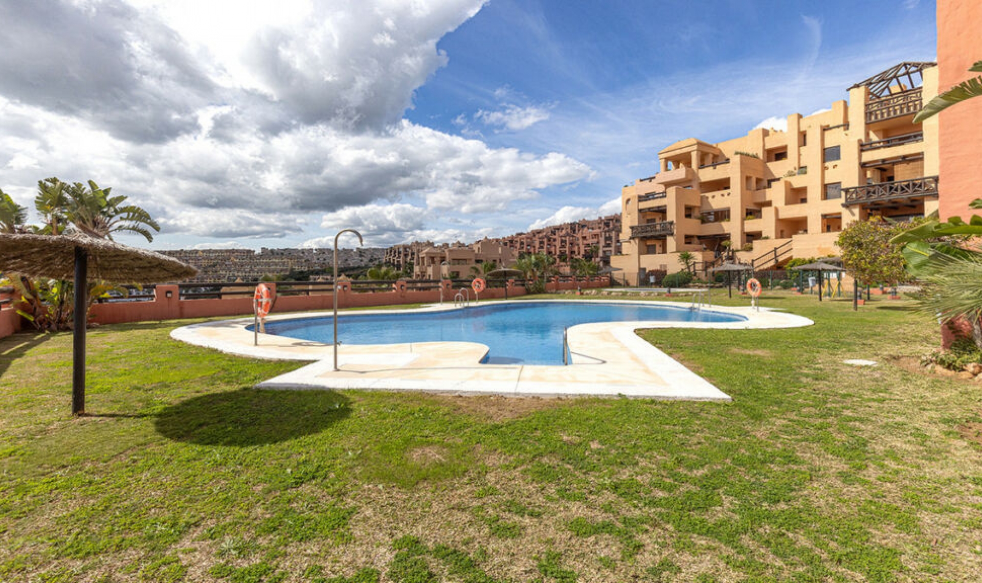 Resale - Apartment -
San Luis de Sabinillas
