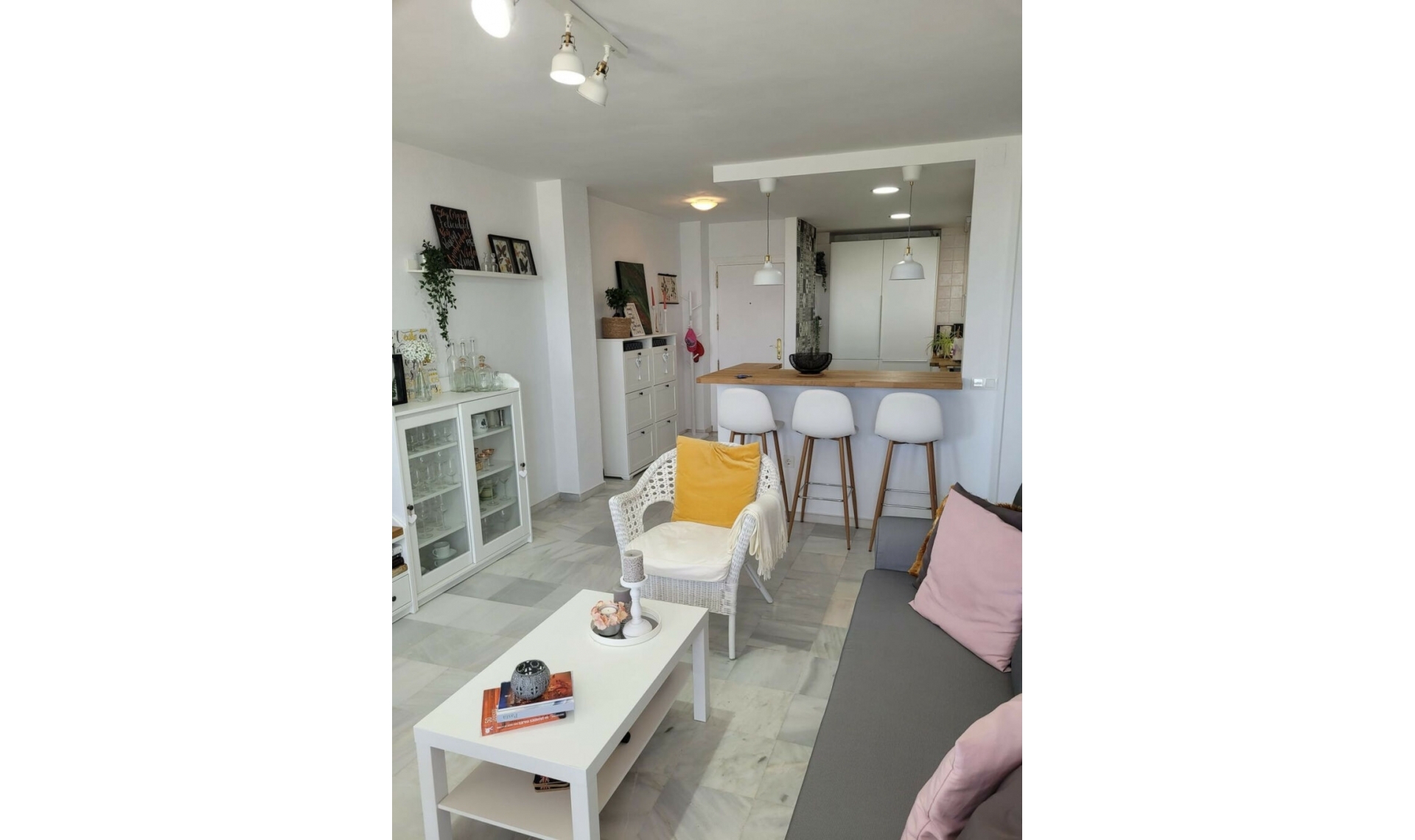 Resale - Apartment -
San Luis de Sabinillas