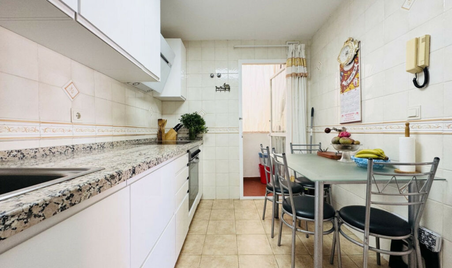 Resale - Apartment -
San Luis de Sabinillas