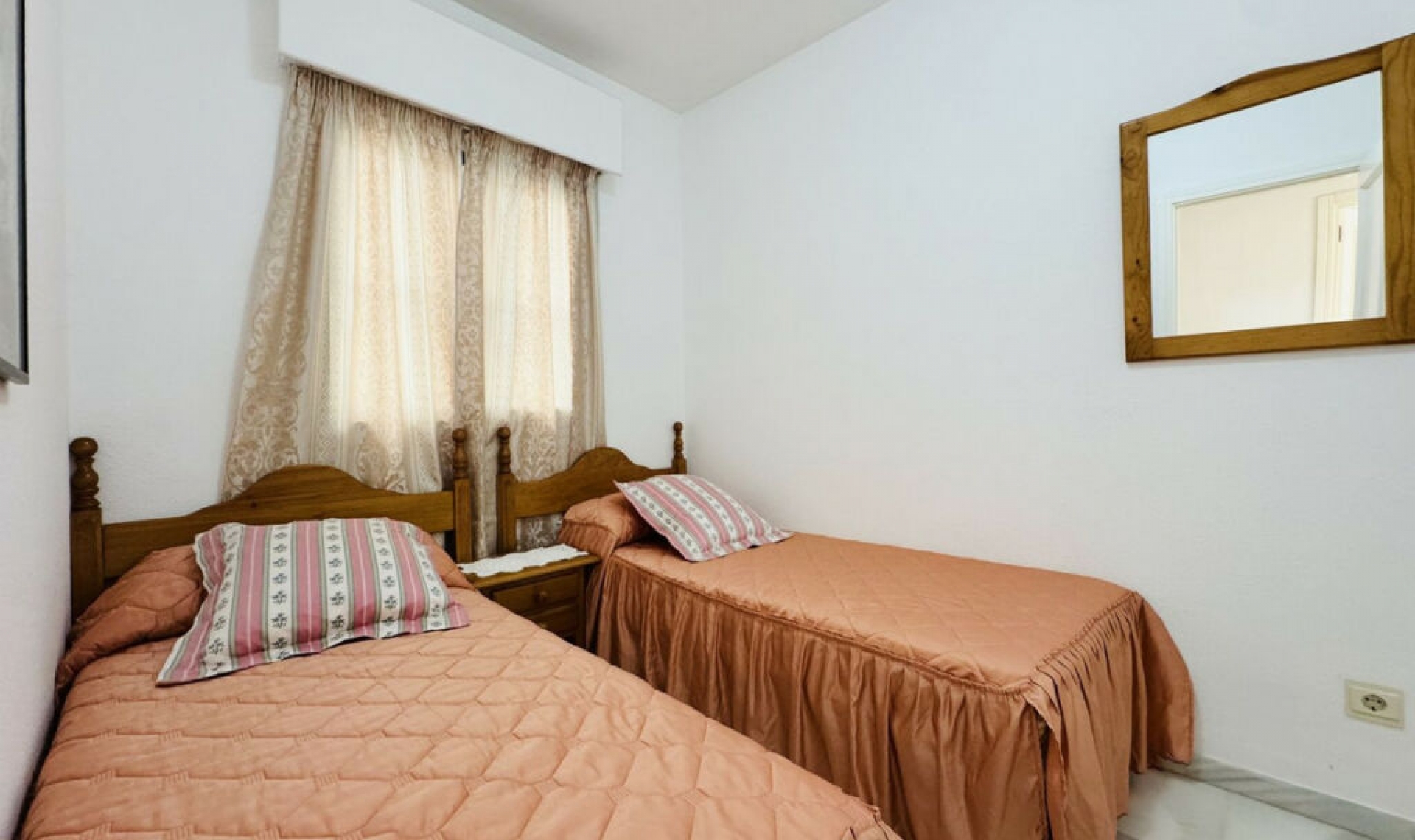 Resale - Apartment -
San Luis de Sabinillas