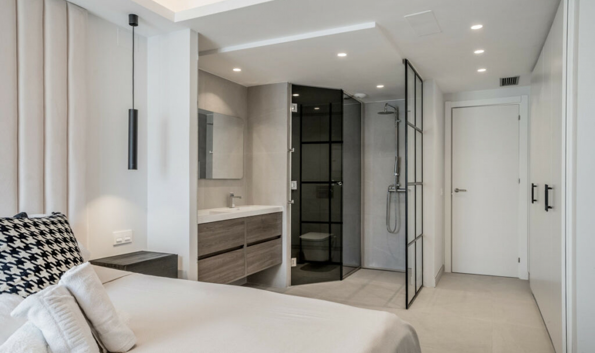 Resale - Apartment -
San Pedro de Alcántara