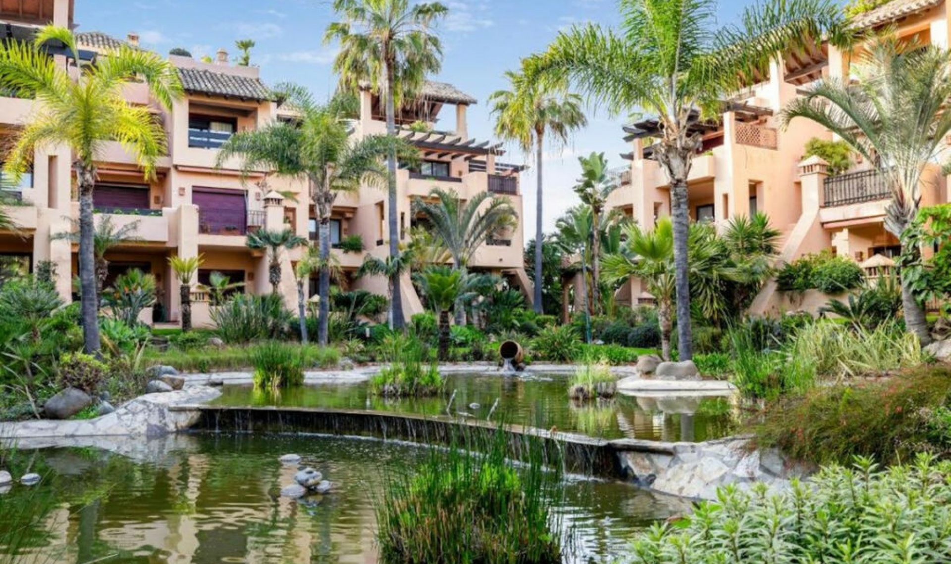 Resale - Apartment -
San Pedro de Alcántara