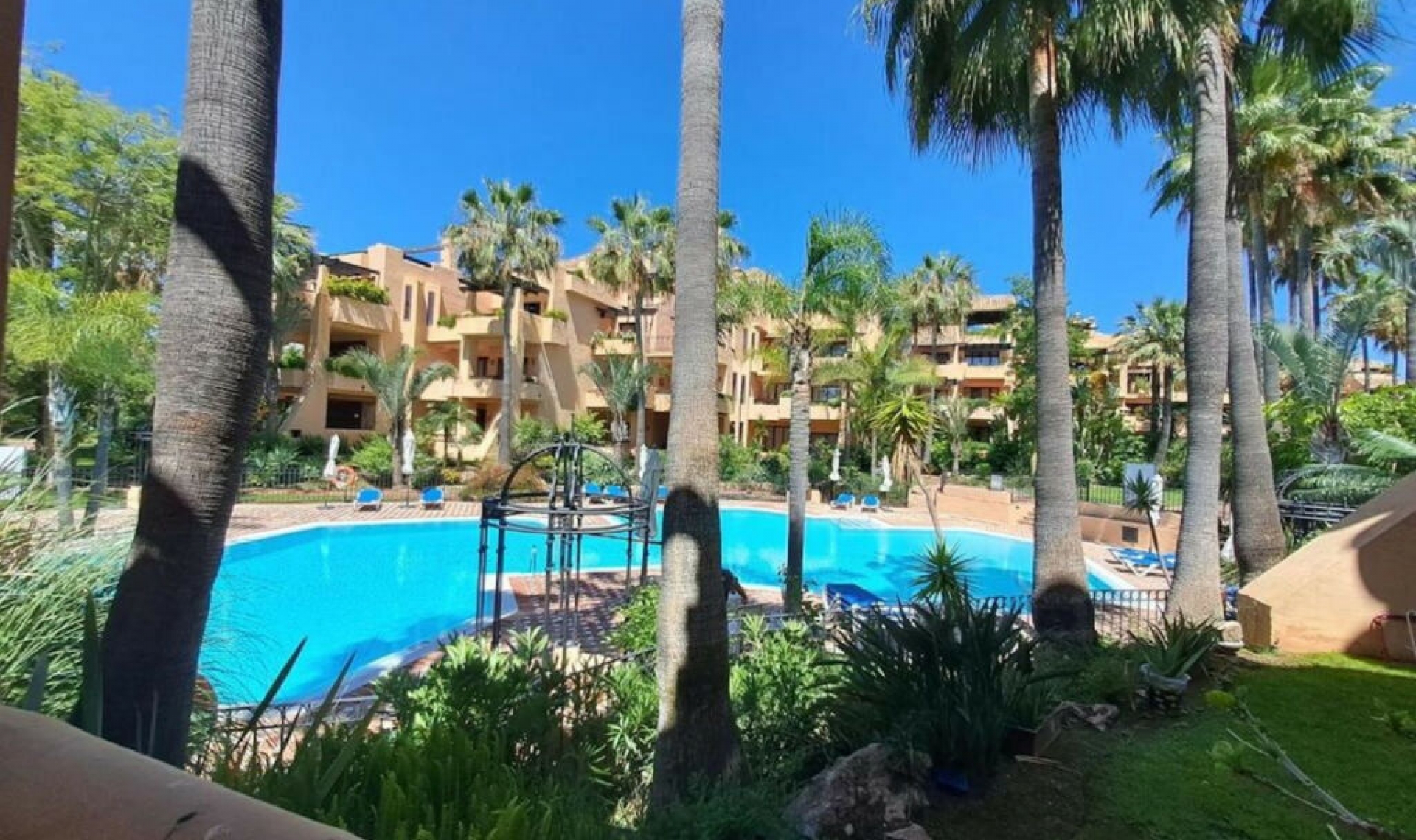 Resale - Apartment -
San Pedro de Alcántara