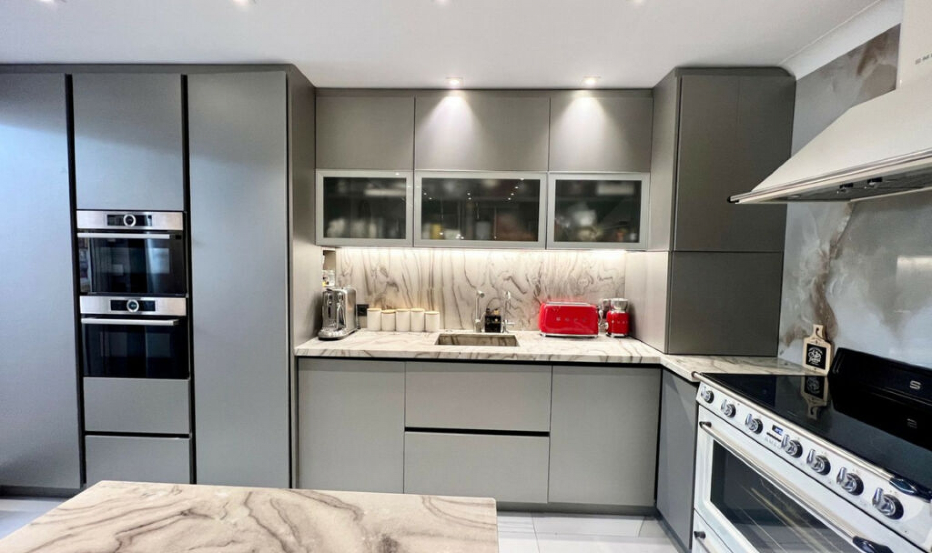 Resale - Apartment -
San Pedro de Alcántara