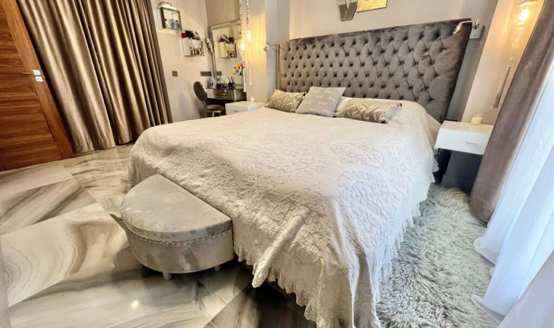 Resale - Apartment -
San Pedro de Alcántara