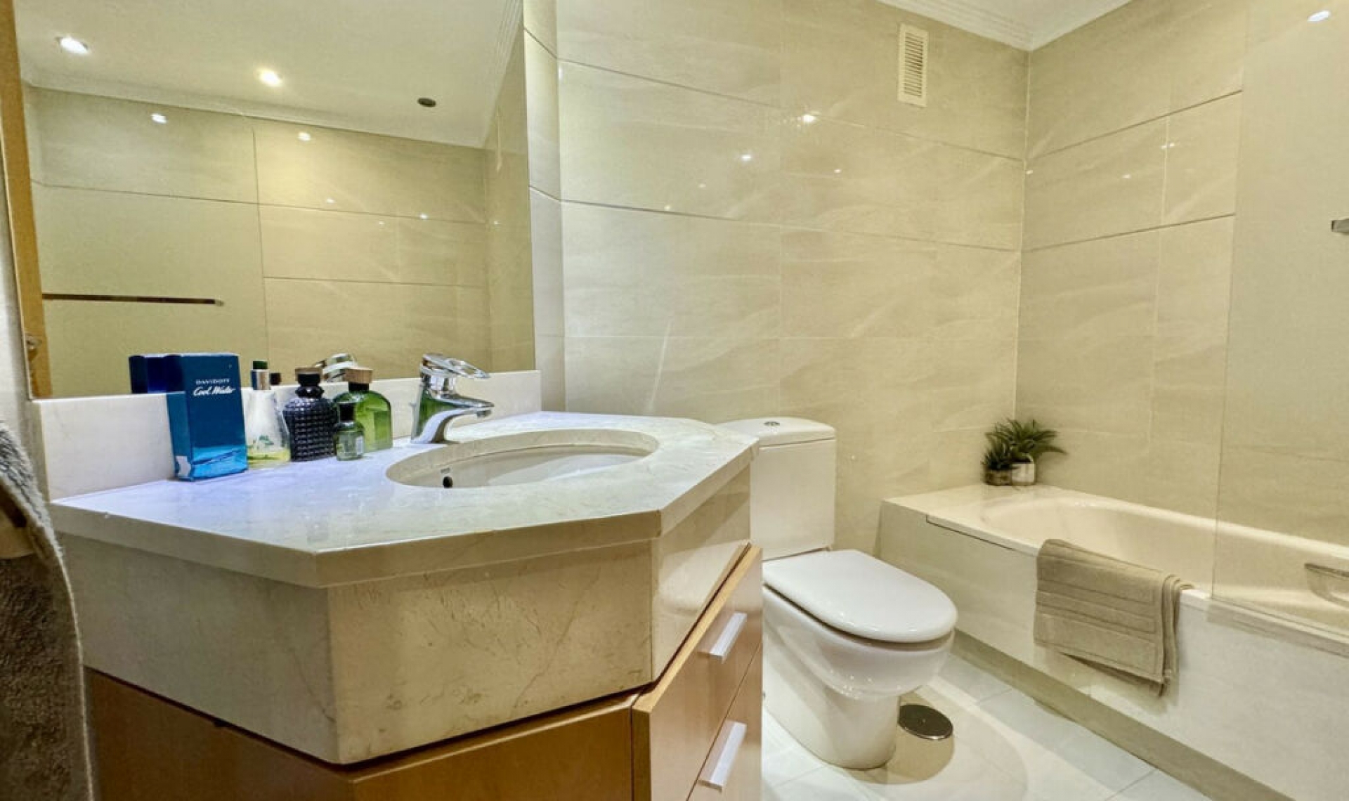 Resale - Apartment -
San Pedro de Alcántara