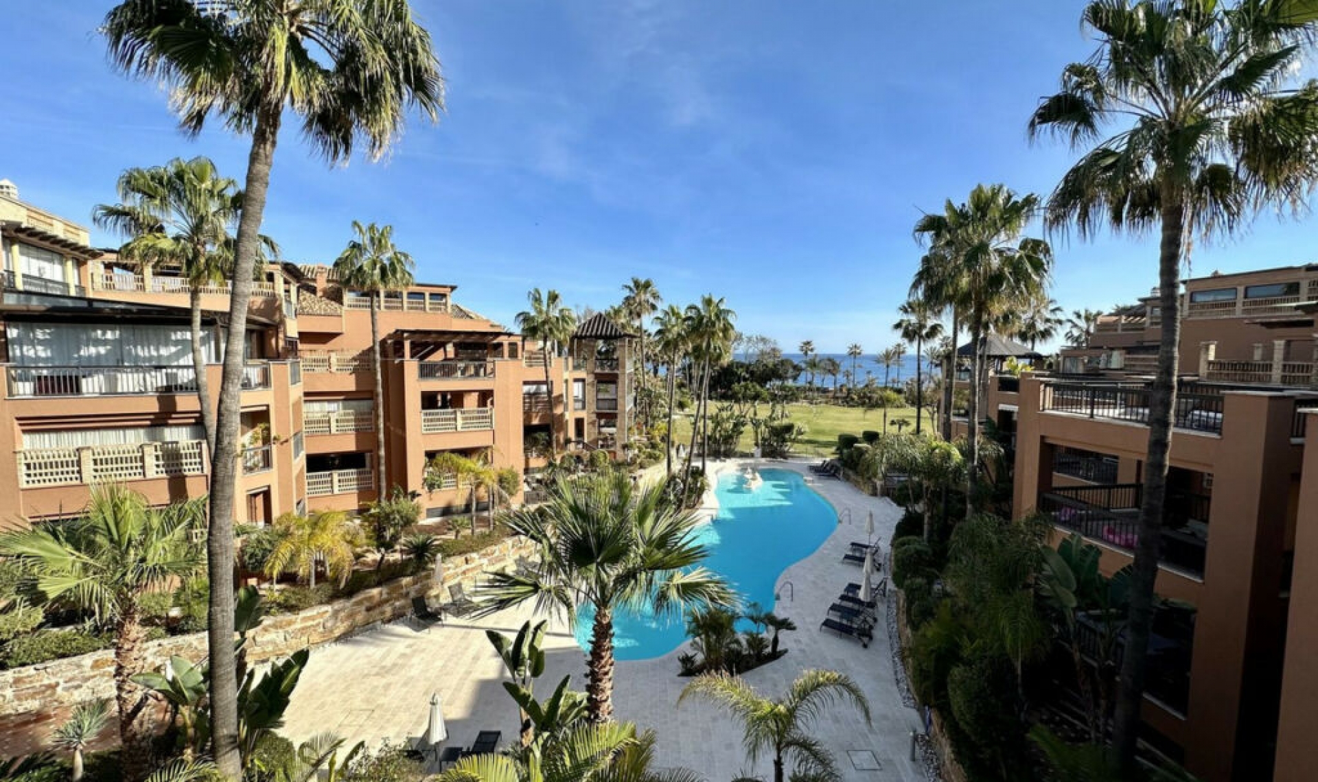 Resale - Apartment -
San Pedro de Alcántara