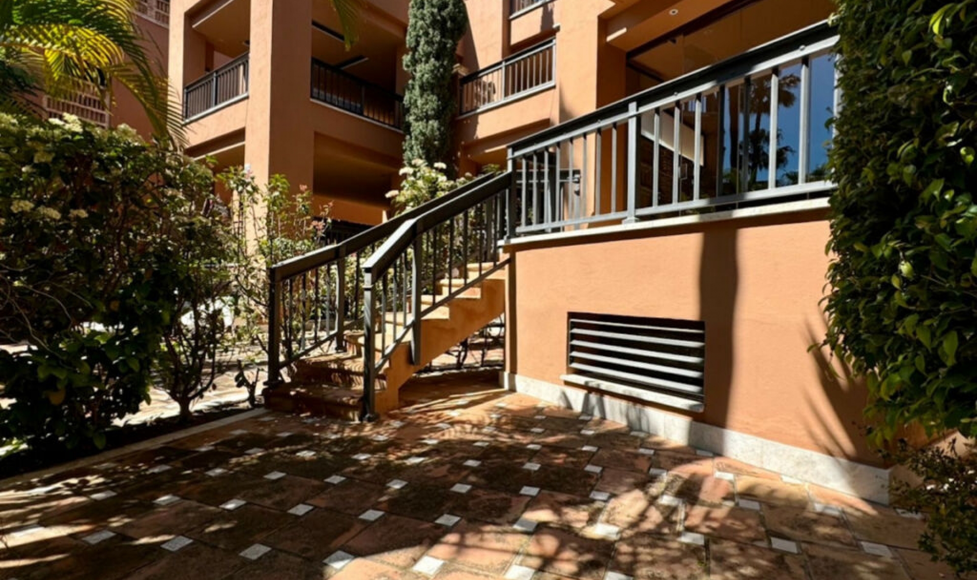 Resale - Apartment -
San Pedro de Alcántara