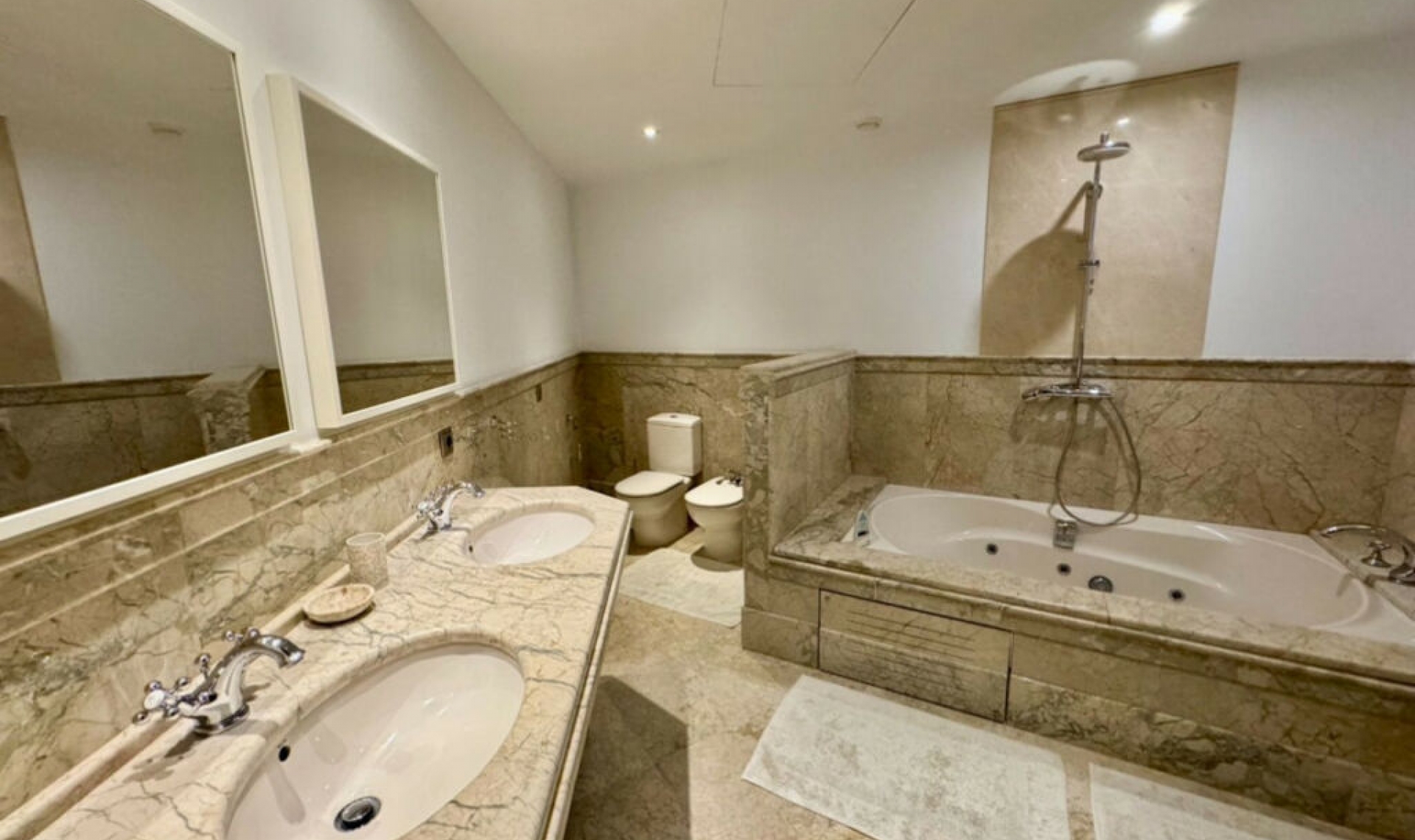 Resale - Apartment -
San Pedro de Alcántara