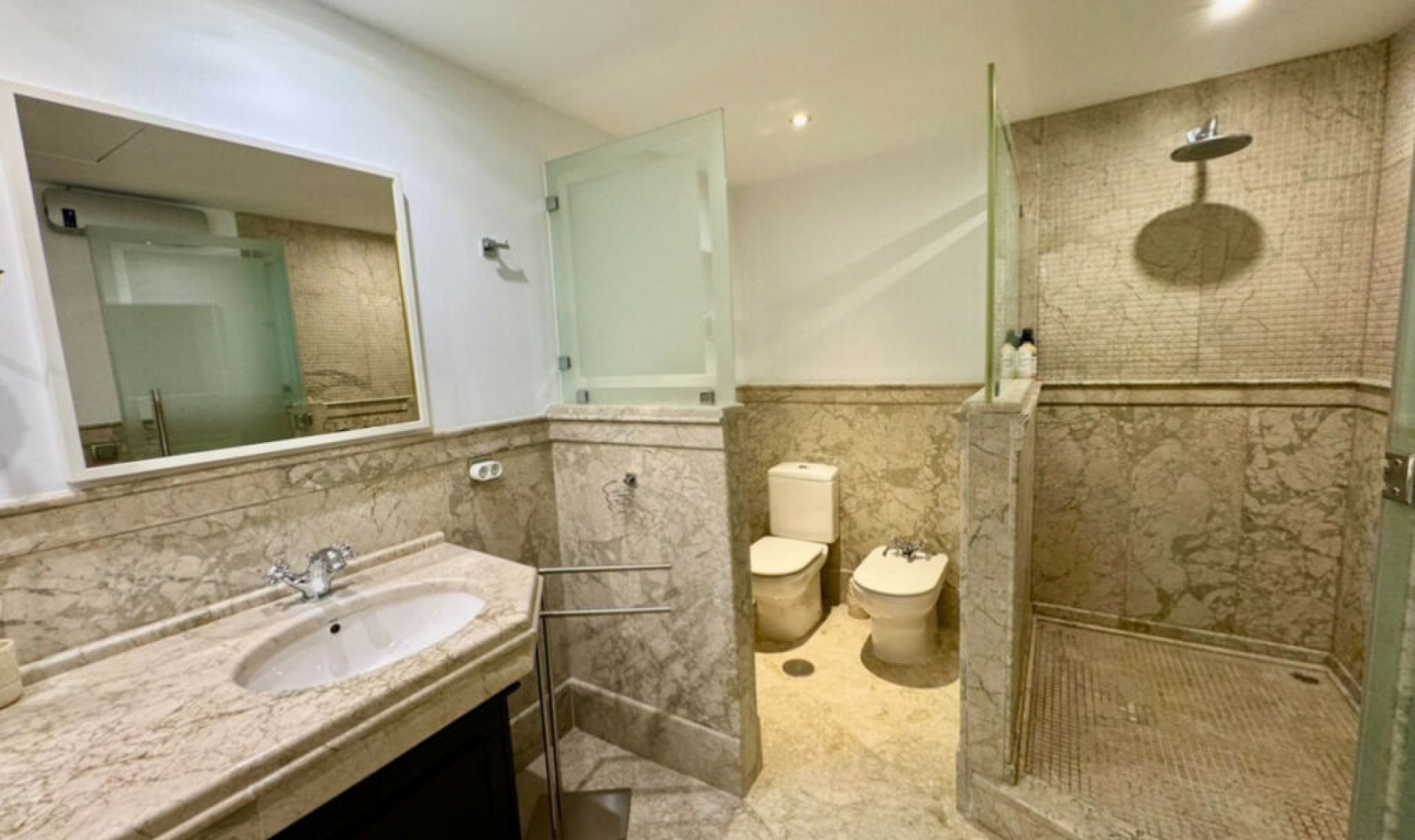 Resale - Apartment -
San Pedro de Alcántara