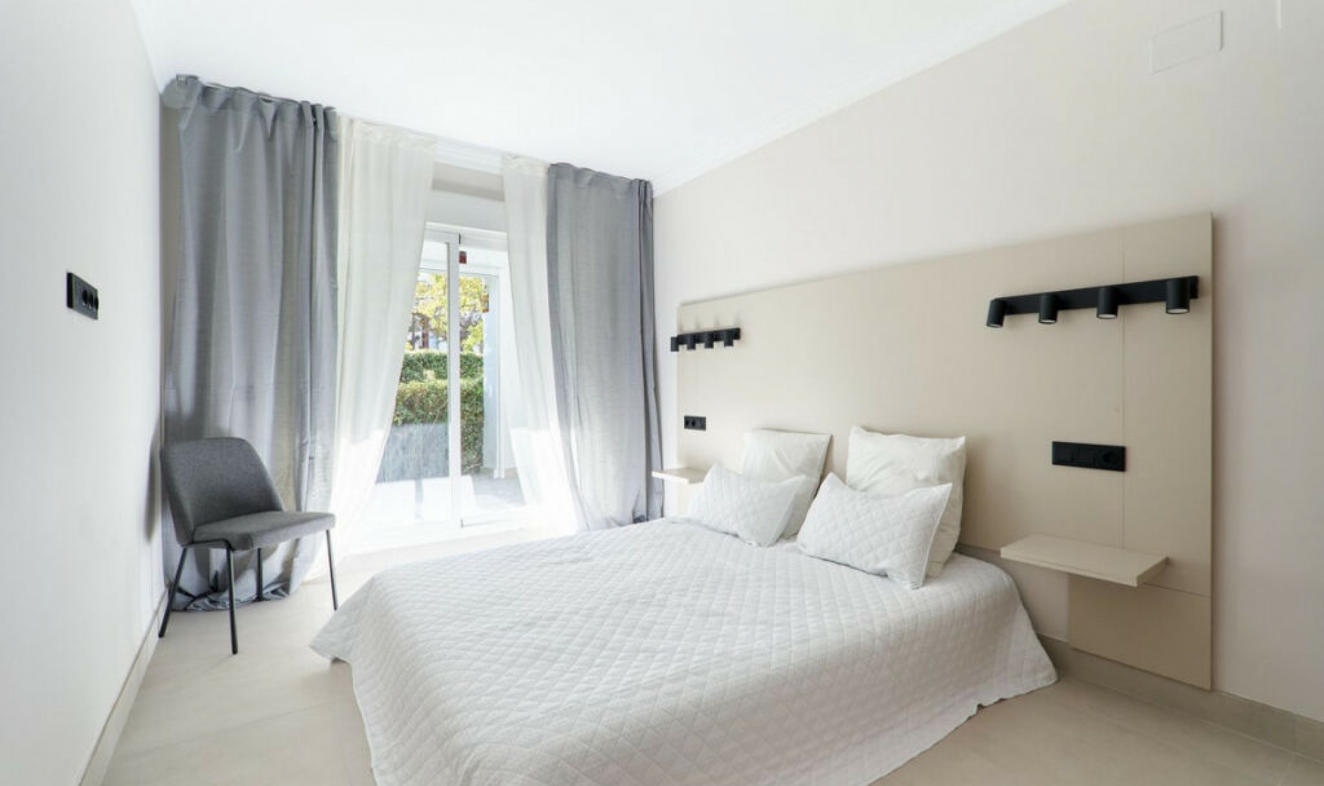 Resale - Apartment -
San Pedro de Alcántara