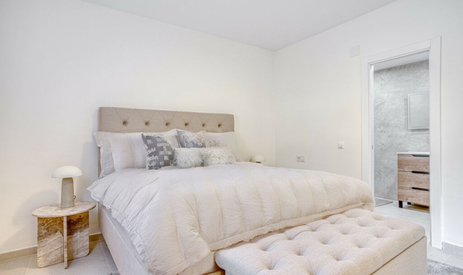 Resale - Apartment -
San Pedro de Alcántara
