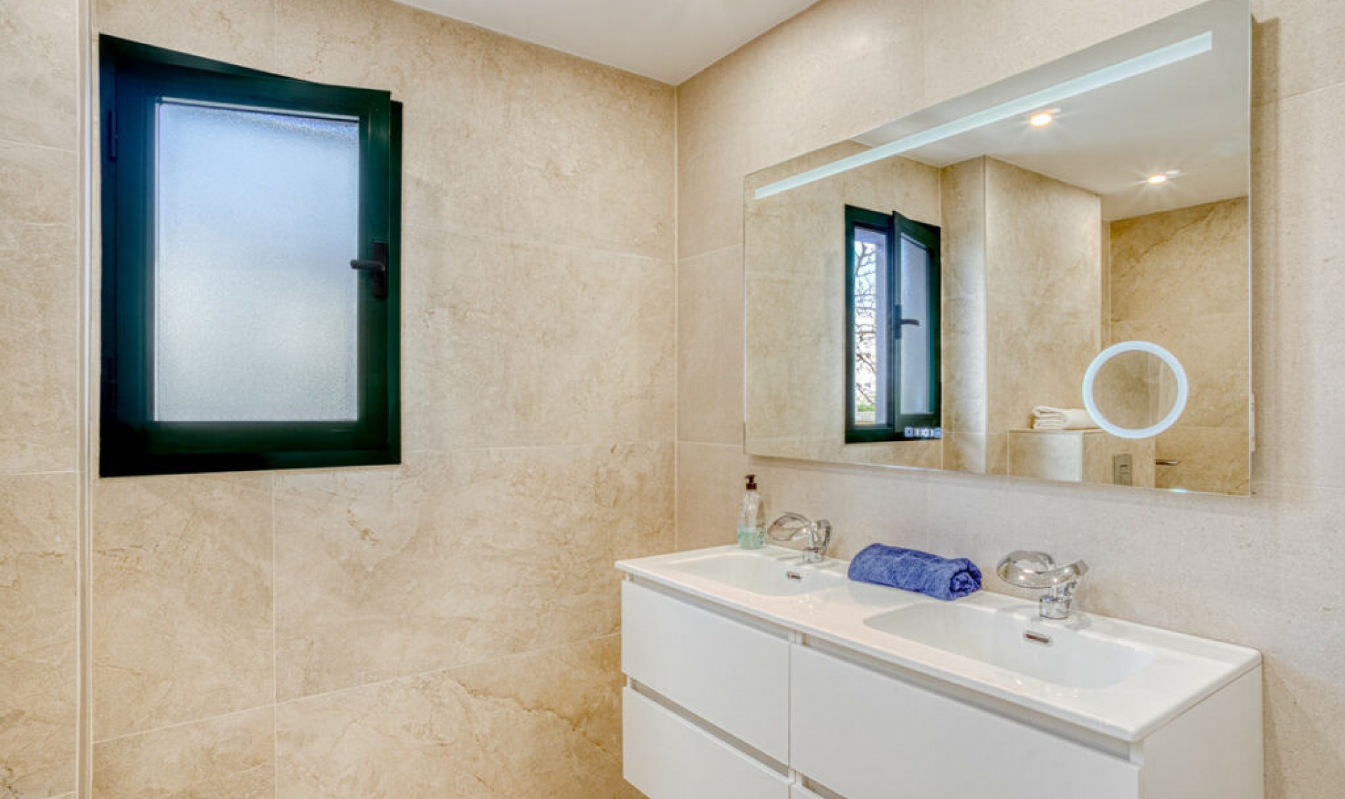 Resale - Apartment -
San Pedro de Alcántara