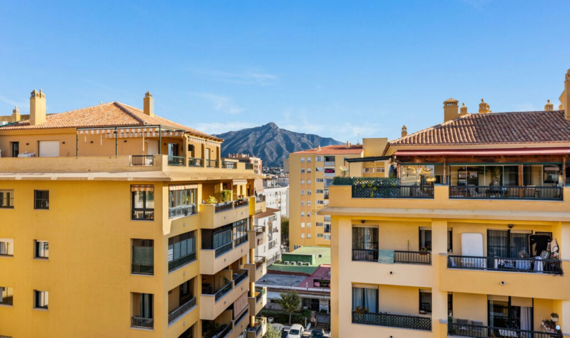 Resale - Apartment -
San Pedro de Alcántara
