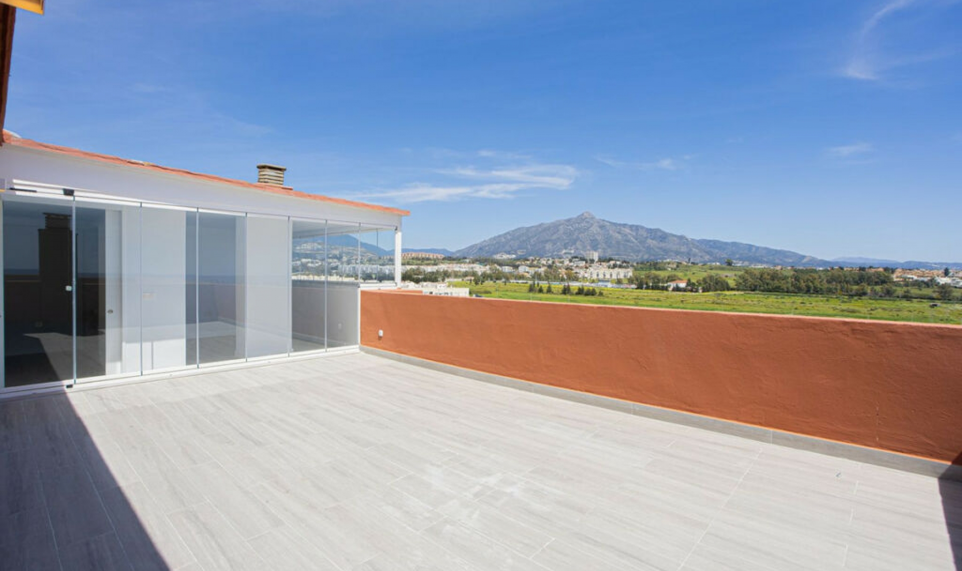 Resale - Apartment -
San Pedro de Alcántara