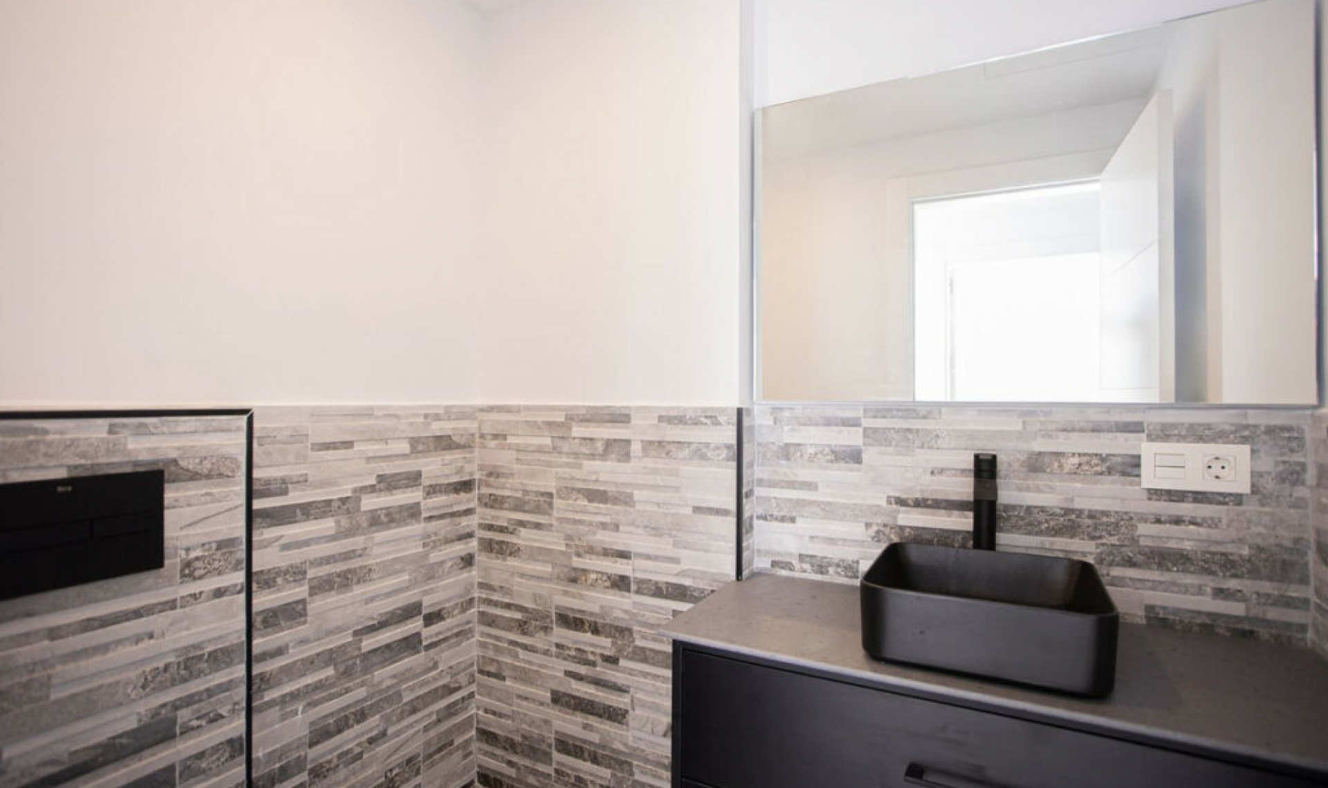 Resale - Apartment -
San Pedro de Alcántara