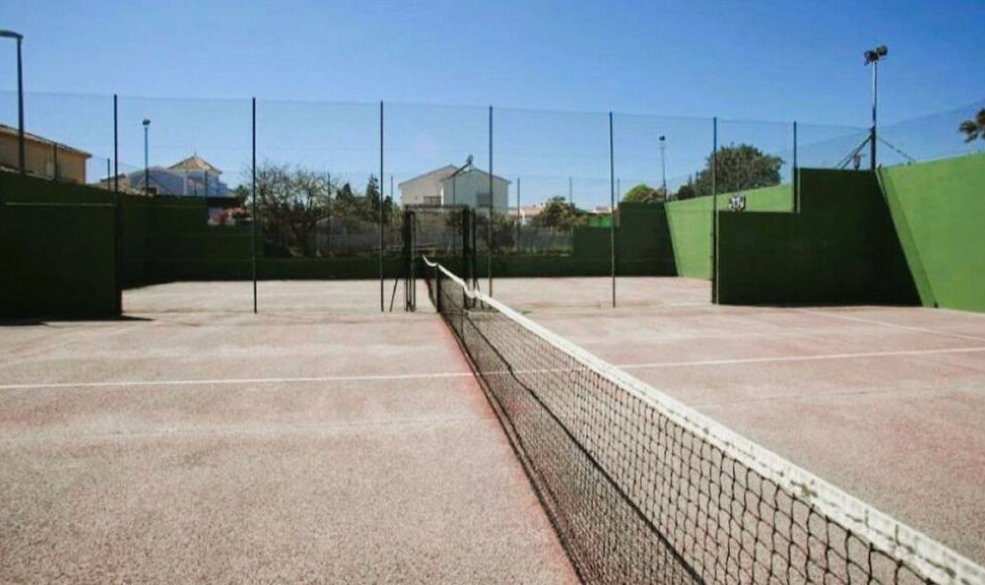 Resale - Apartment -
San Pedro de Alcántara