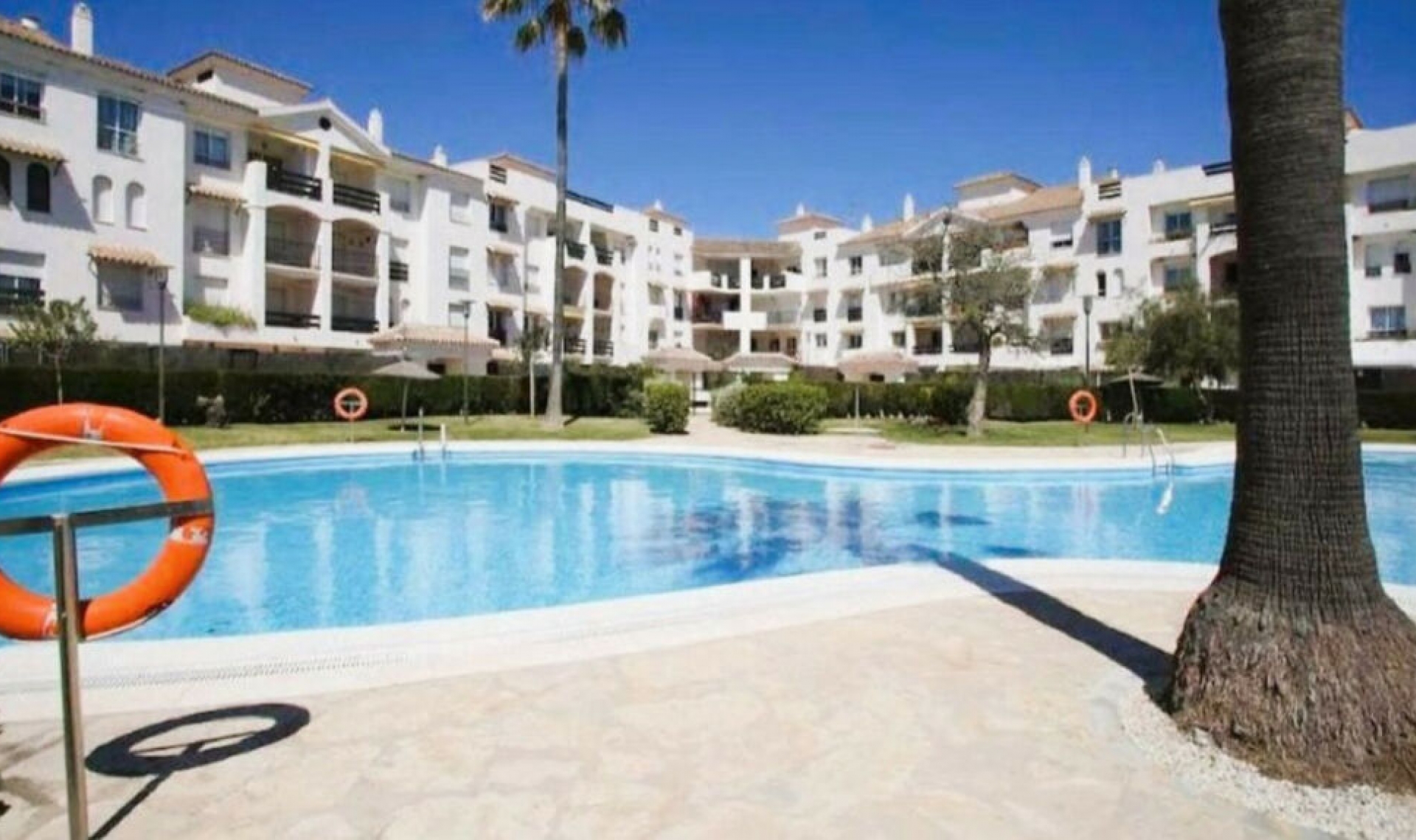 Resale - Apartment -
San Pedro de Alcántara