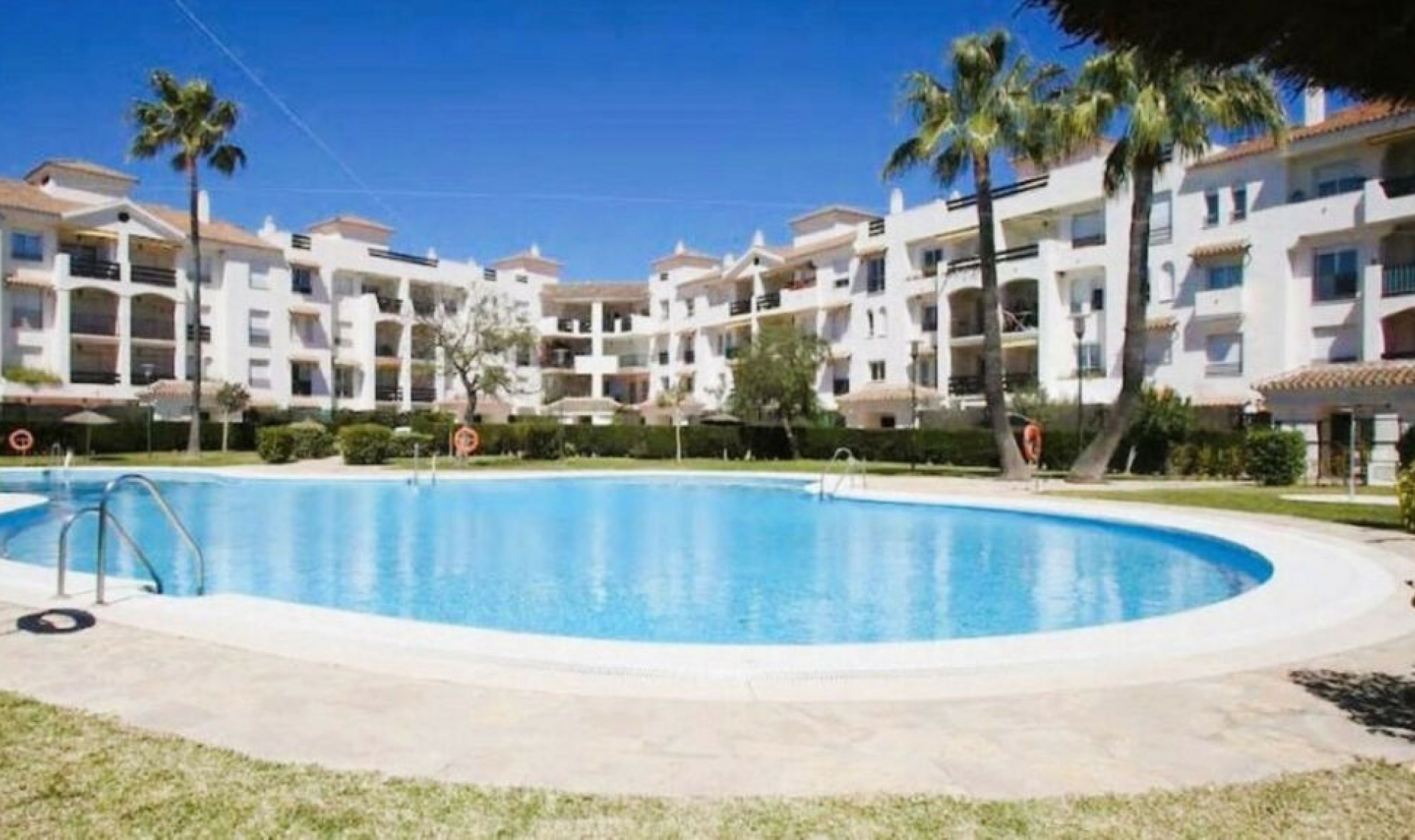 Resale - Apartment -
San Pedro de Alcántara